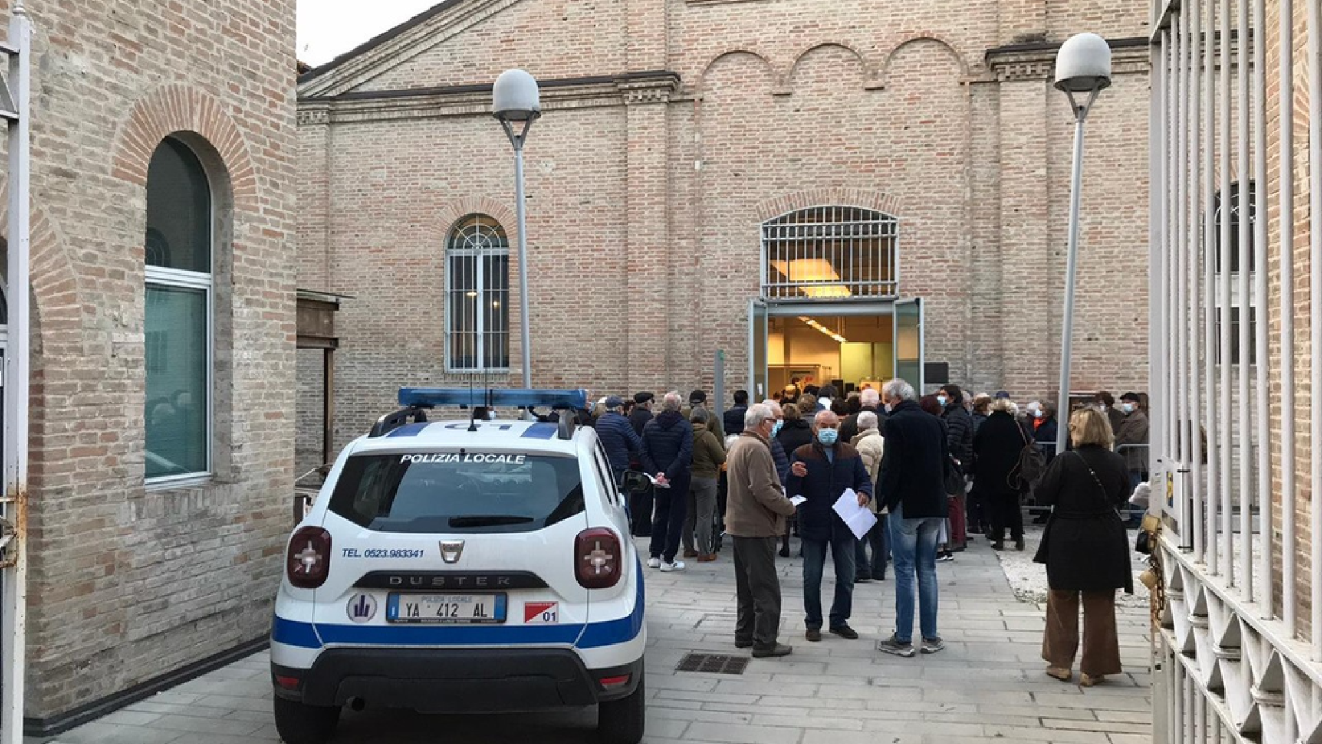 Fiorenzuola, criticità per l'accesso al centro vaccinale. "Serve una soluzione"