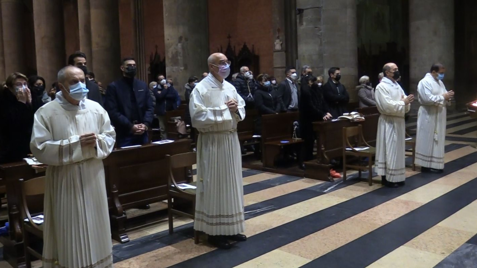 Nuova linfa per la diocesi, ordinati in Duomo quattro diaconi permanenti