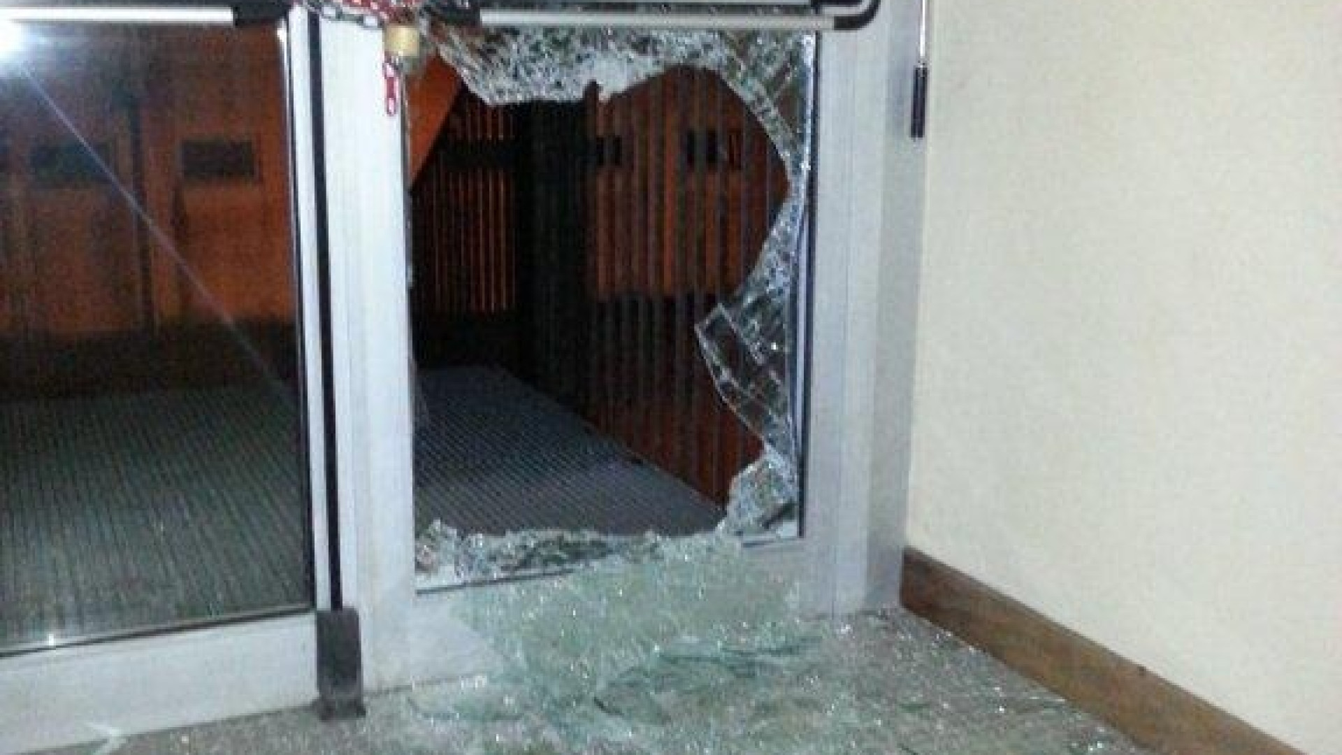 Tentato furto al Mattei, ragazzi pentiti: “Risarciremo i danni”