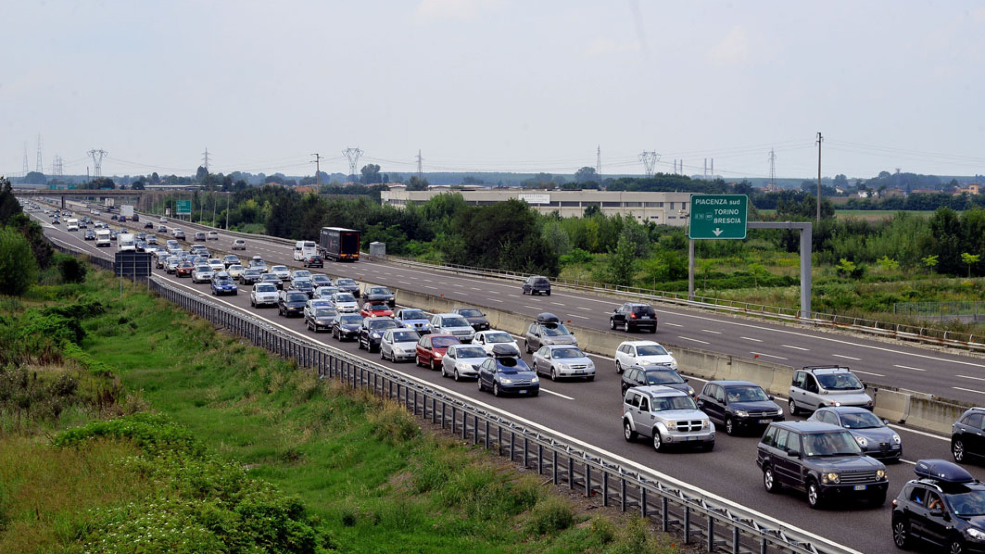 Esodo, week-end da bollino rosso: vacanzieri in coda sui tratti piacentini