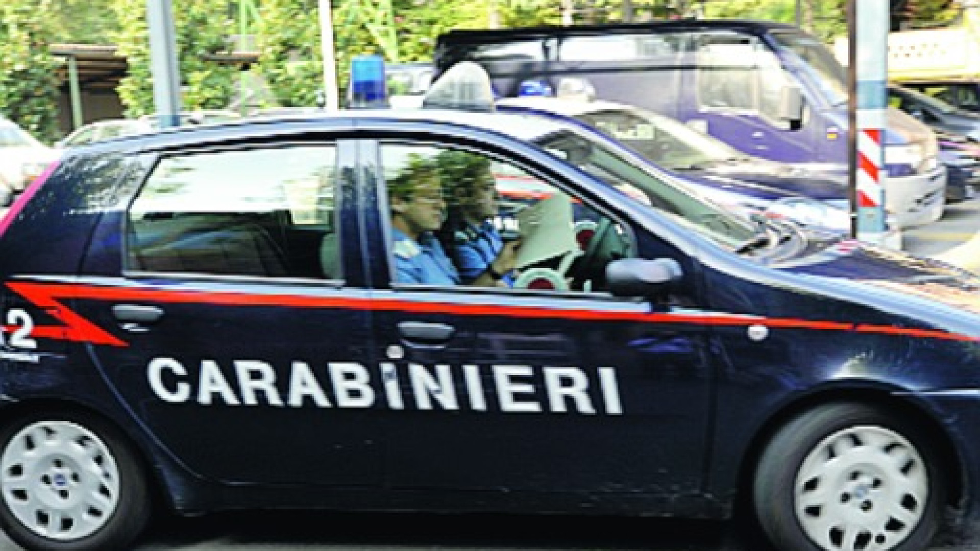 Ruba una felpa: denunciato 47enne italiano