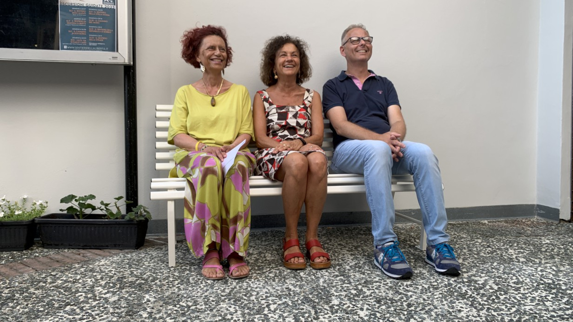 Morti sul lavoro, inaugurata panchina bianca alla Cgil: "Dedicata a Benito Gheduzzi"