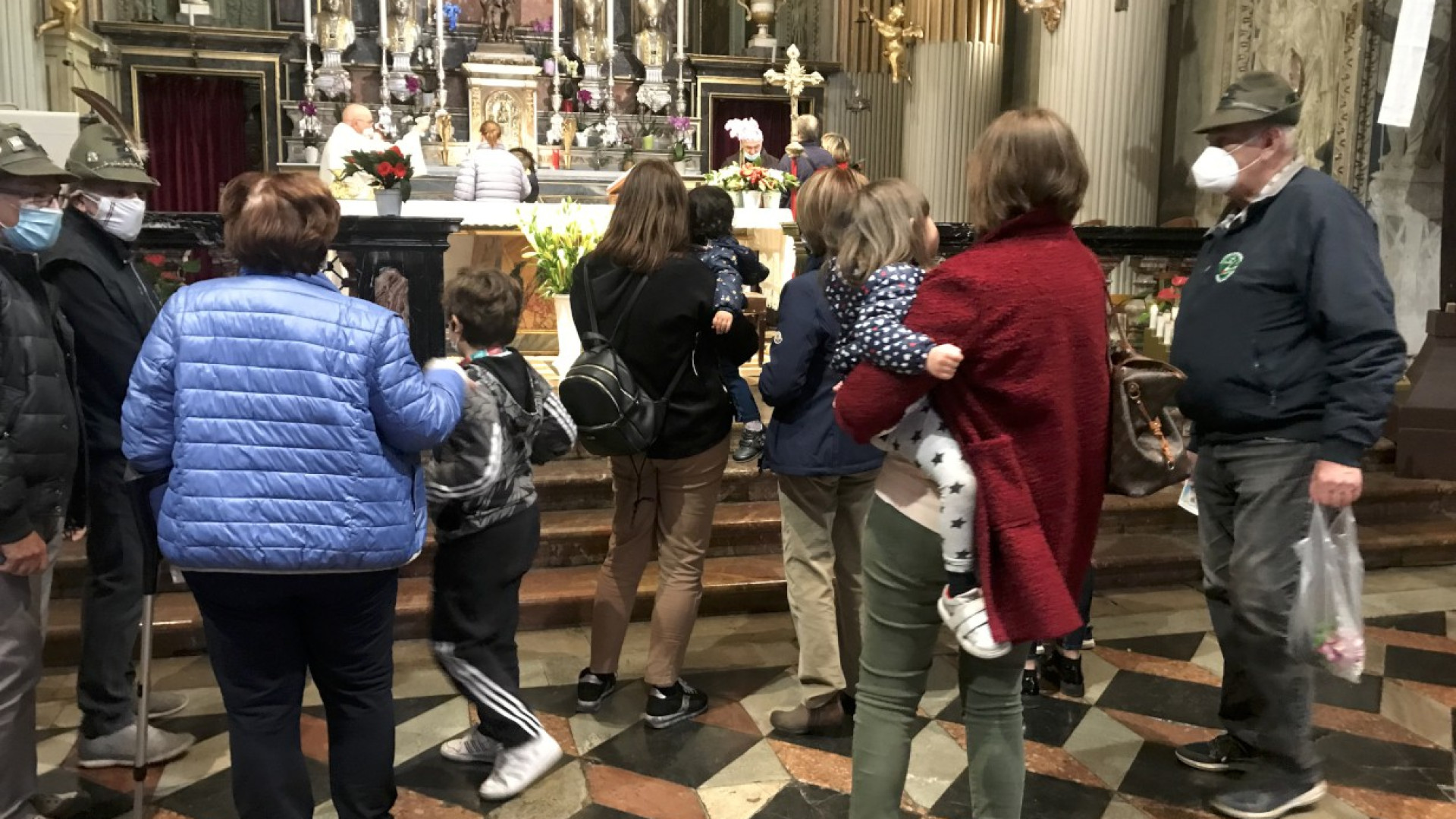 La tradizione si ripete: in Santa Maria di Campagna il Ballo dei bambini