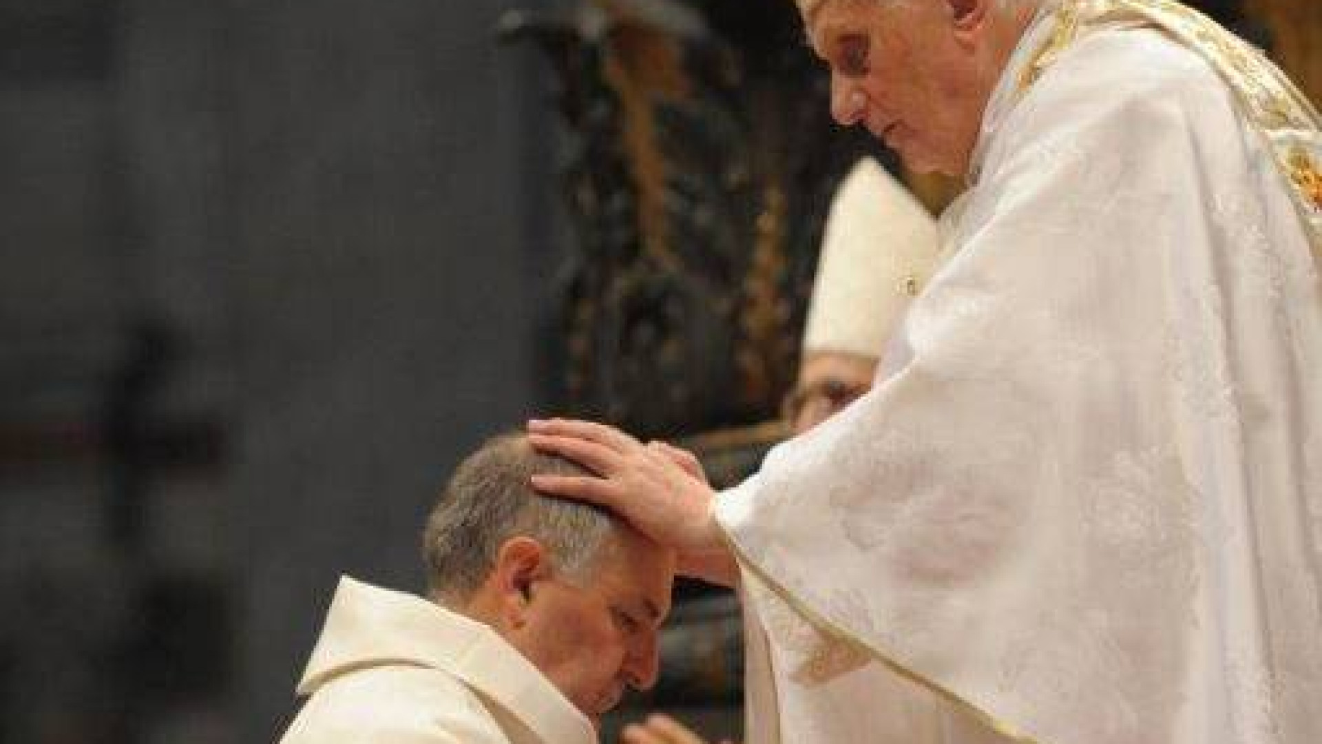 Dimissioni del Papa. Le reazioni. Corbellini: "Ero presente. Sono rimasto di stucco"