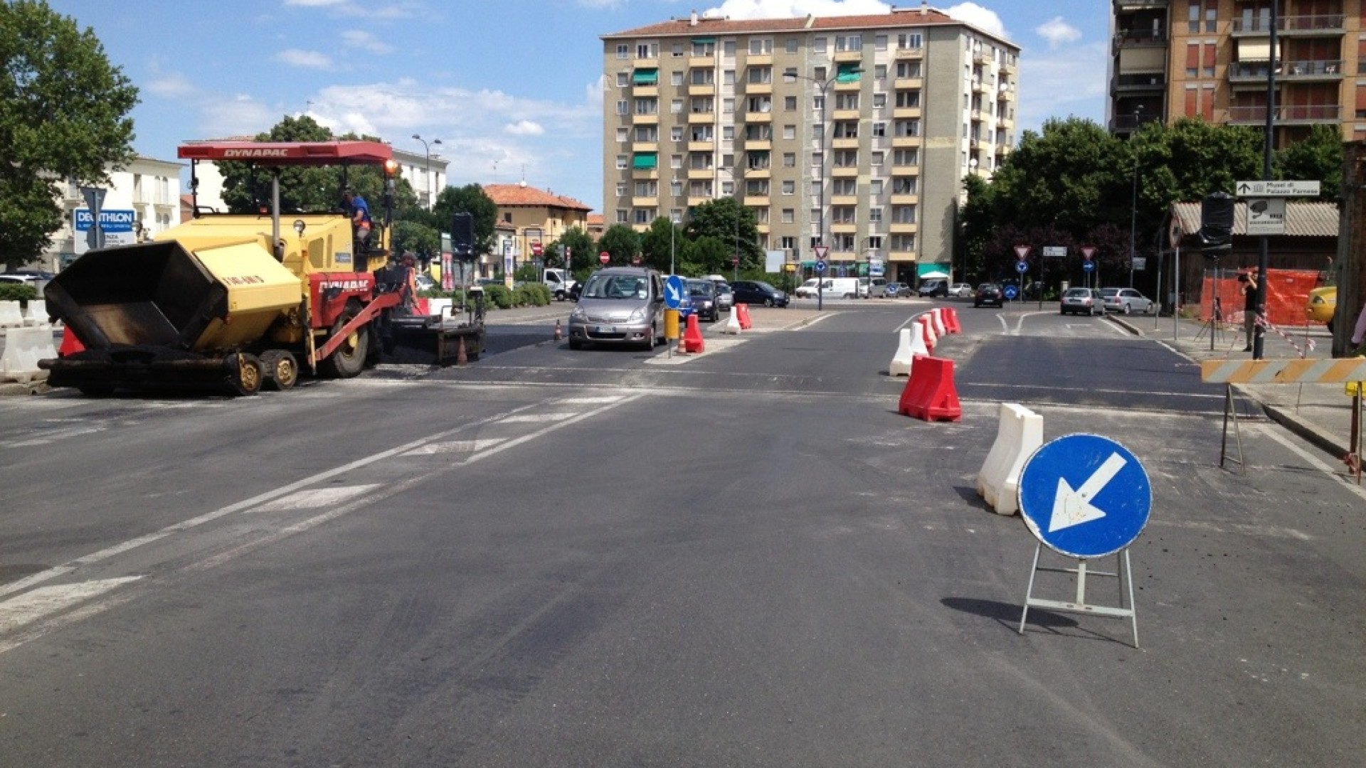 Piazzale Torino, maxi dosso per rallentare le auto