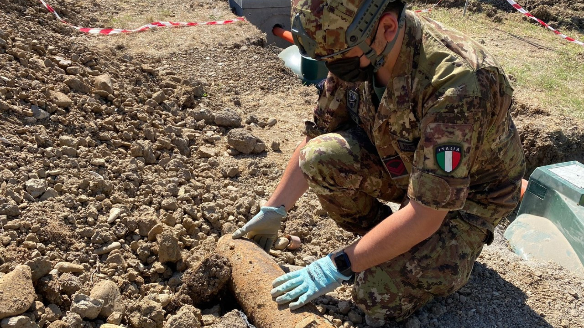 Ordigno bellico in via Bubba: il 2° Reggimento Pontieri lo "neutralizza"