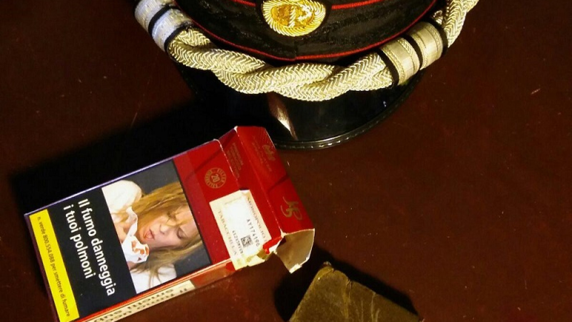 Nascondeva tre stecche di hashish: in manette un 42enne pregiudicato