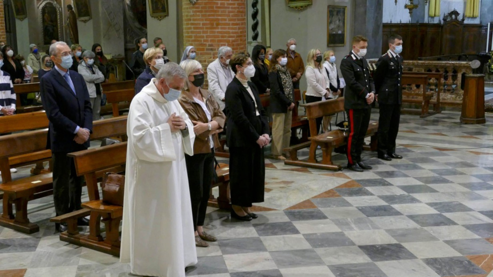 Preghiera in collegiata per Roberta e Angelo Vito. Per la tragedia fermate tre persone