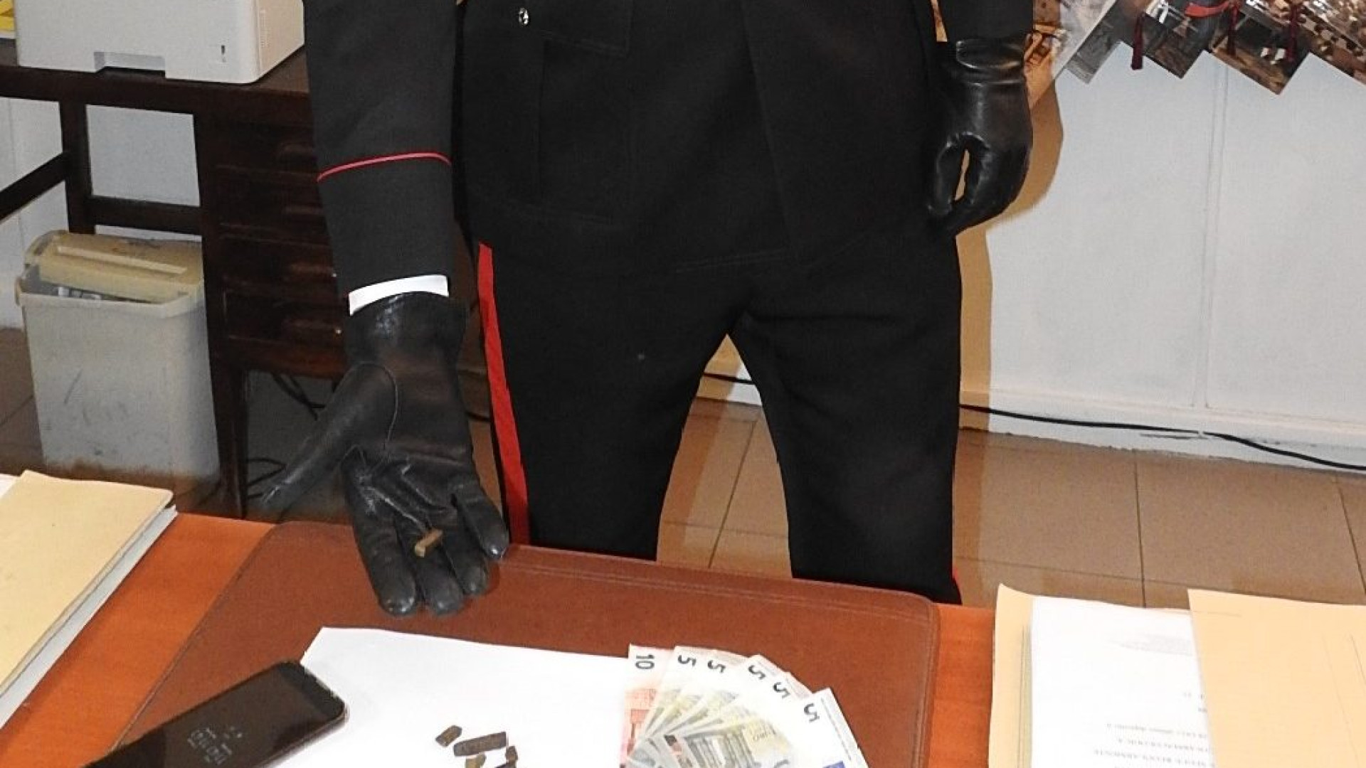 Vende droga a un giovane, nigeriano arrestato in via Torricella