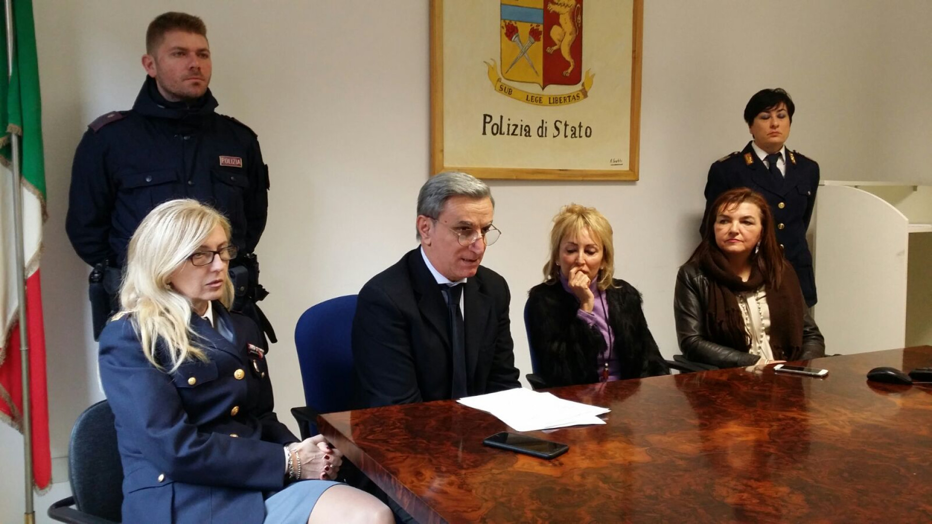 Violenza di genere, martedì arriva il camper della polizia per ascoltare e aiutare le donne