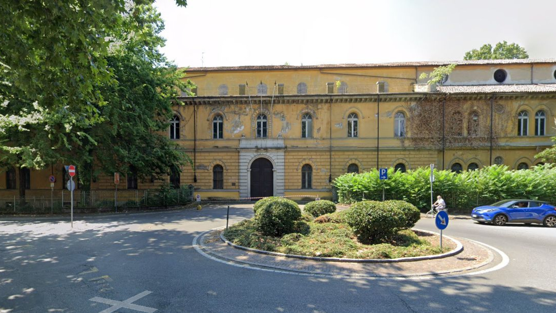 Medicina all'ex ospedale militare, Tarasconi: "Costa troppo, serve il Governo"
