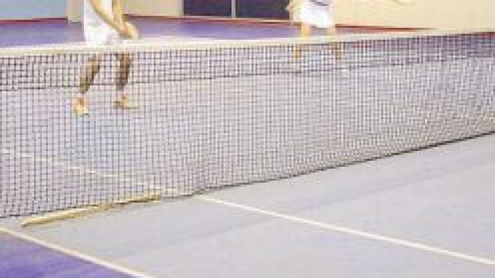 Sedotto e distratto da due ragazze, tennista derubato del portafogli