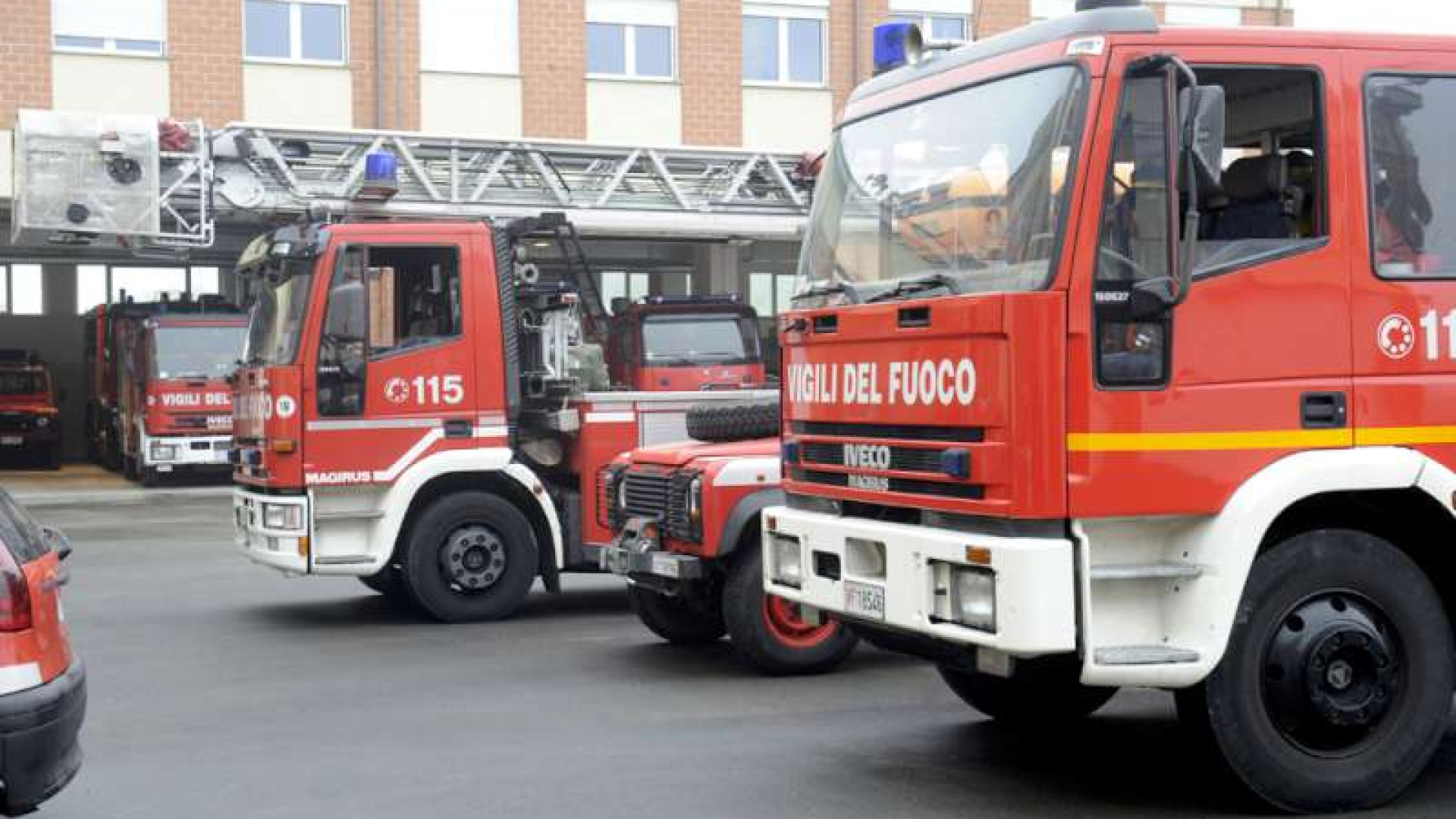 Maltempo, annullato il saggio dei vigili del fuoco. Aperte le visite alla caserma