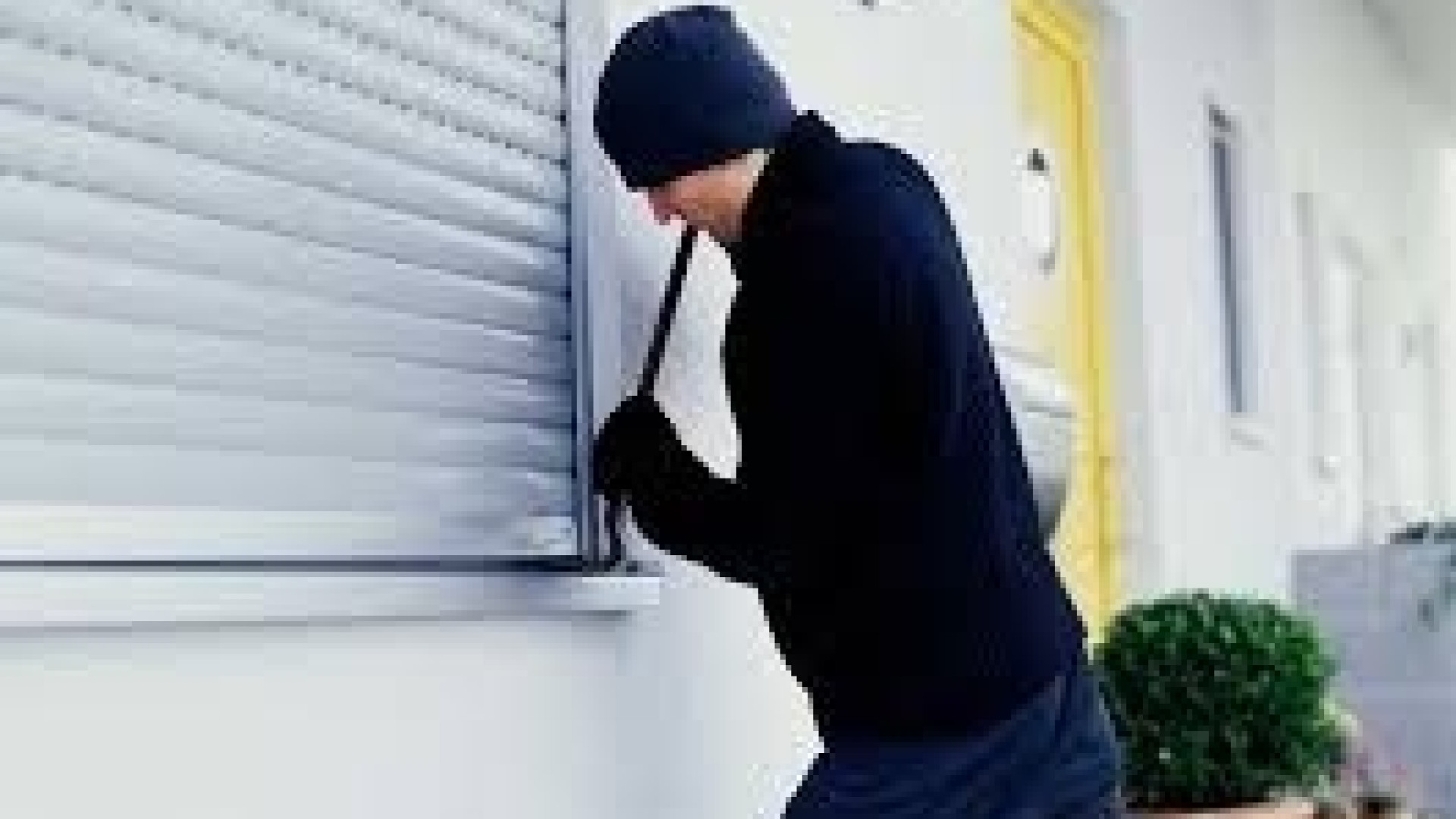 Ancora un furto in abitazione: nel bottino gioielli per settemila euro