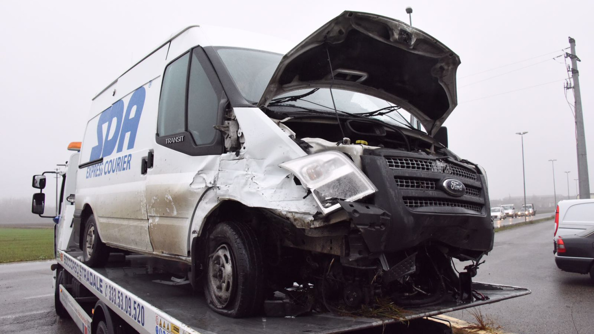 Scontro a Carpaneto tra auto e furgone: grave un 49enne, trasportato a Piacenza