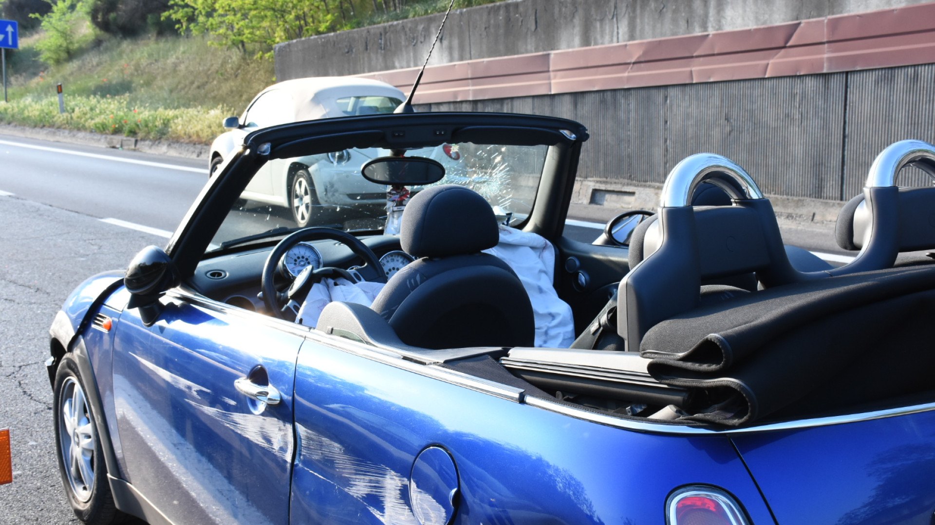 Carambola di auto in tangenziale, traffico bloccato in città