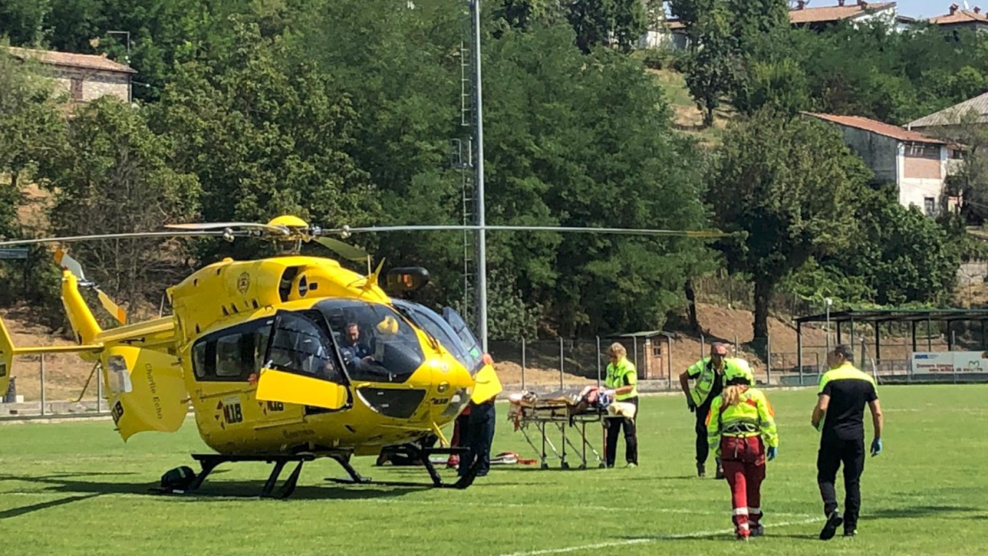Si arrampica sulla roccia, scivola e batte la testa: paura per un 58enne alla Berlina. E' grave
