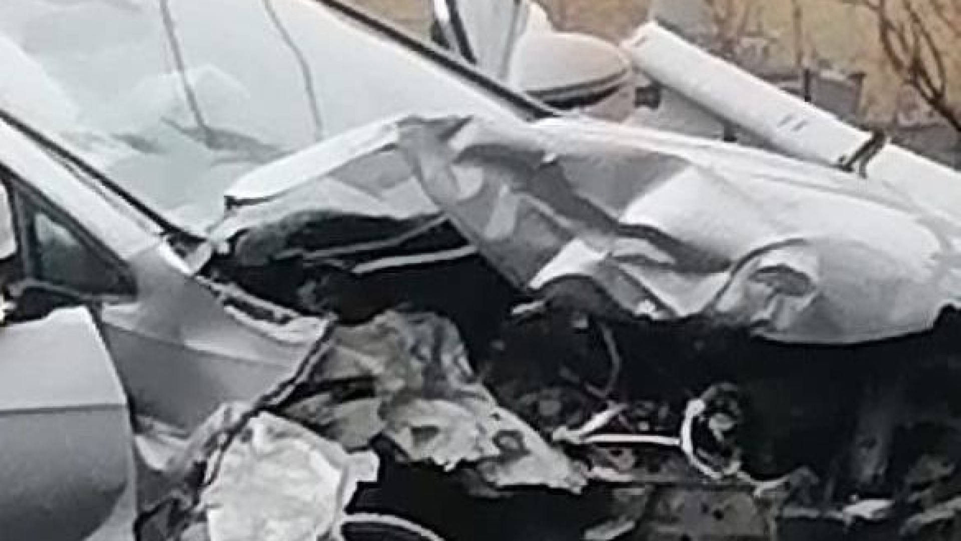 Cisiano, auto sbanda e finisce contro il guard rail. Tre feriti in ospedale
