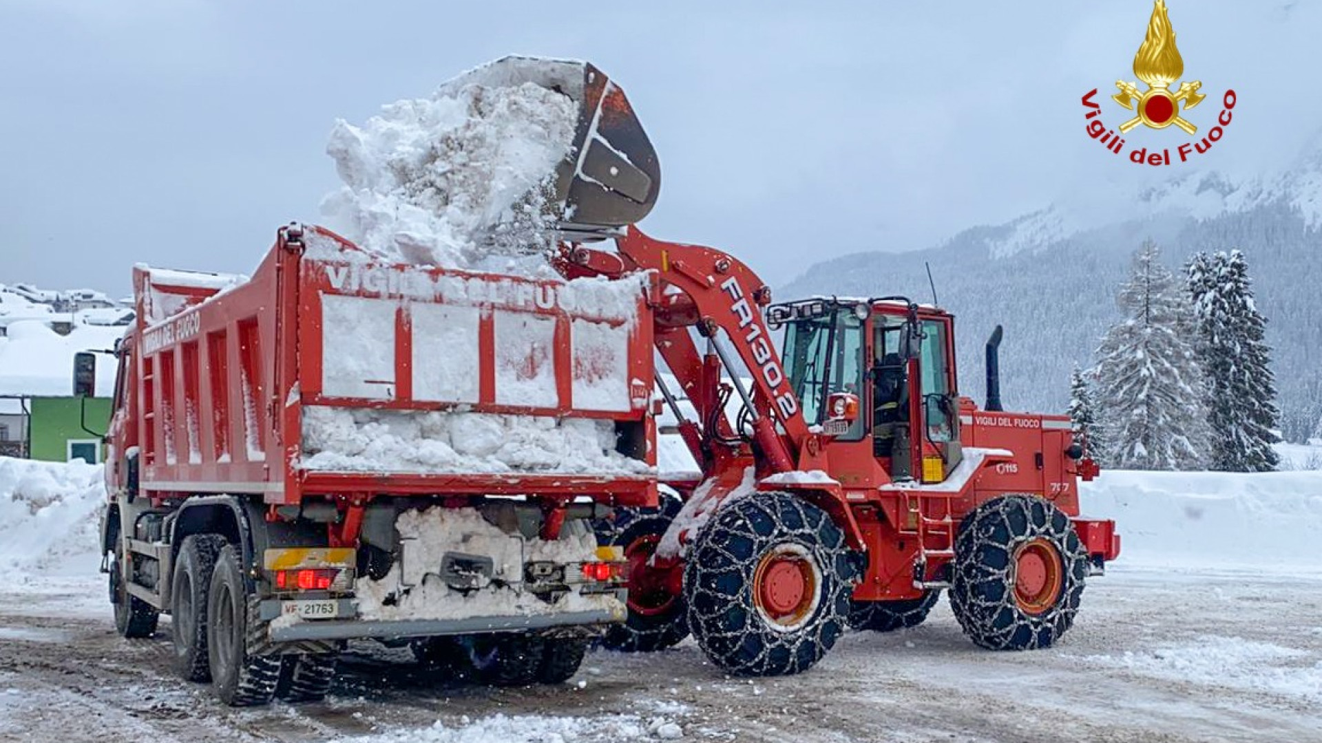 Emergenza neve in Friuli: i vigili del fuoco di Piacenza corrono in aiuto