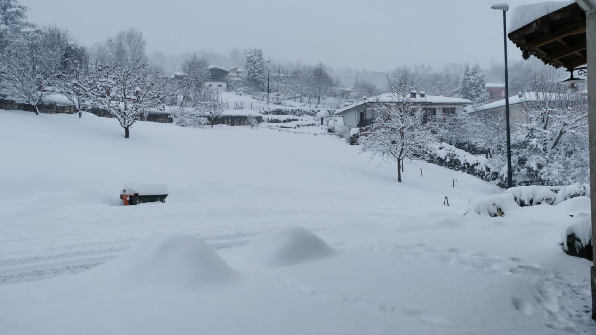 Allerta meteo anche domani: neve in collina e fiumi sorvegliati speciali