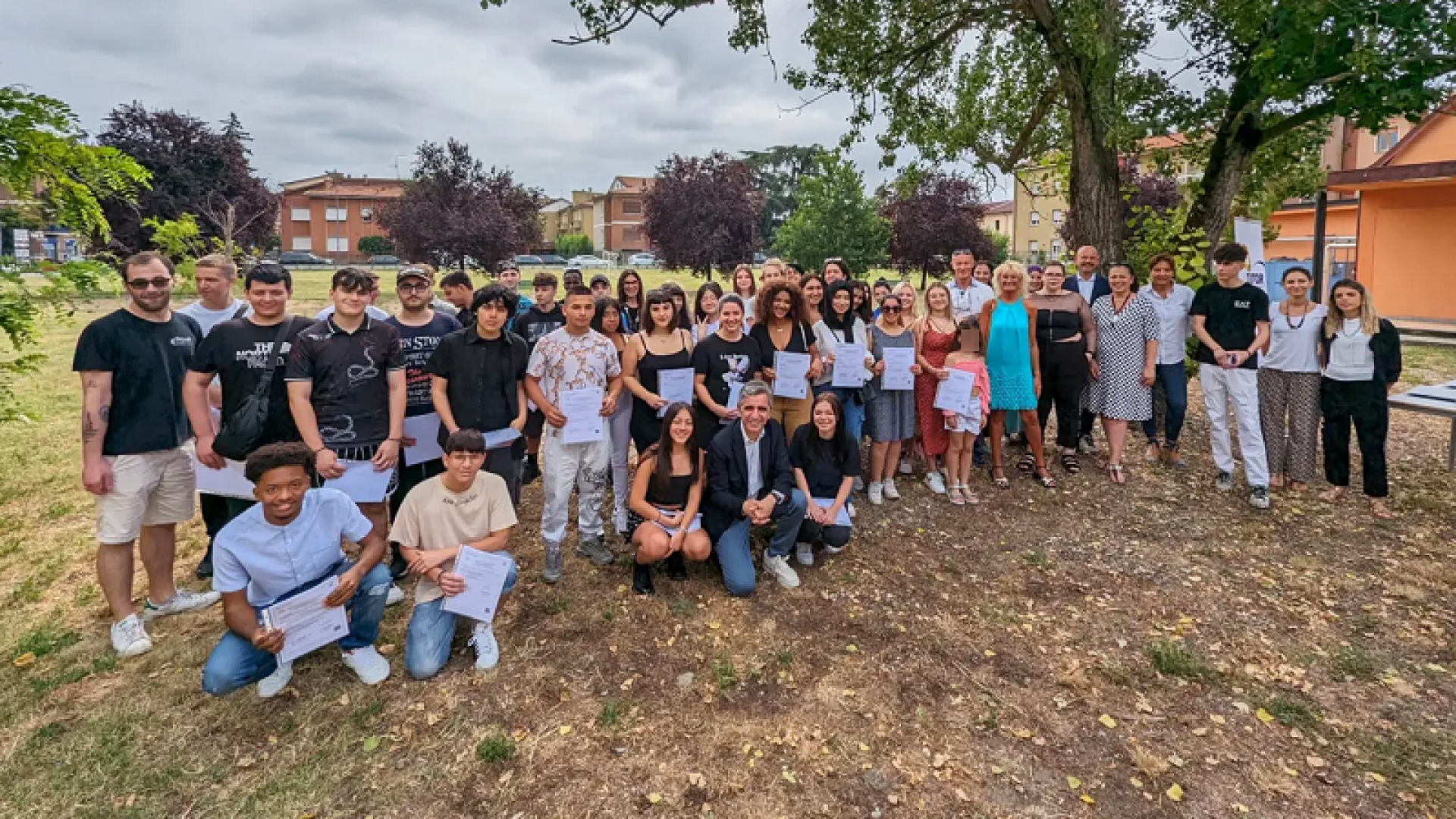 Dalle estetiste ai meccanici: 60 studenti diplomati alla scuola Tutor