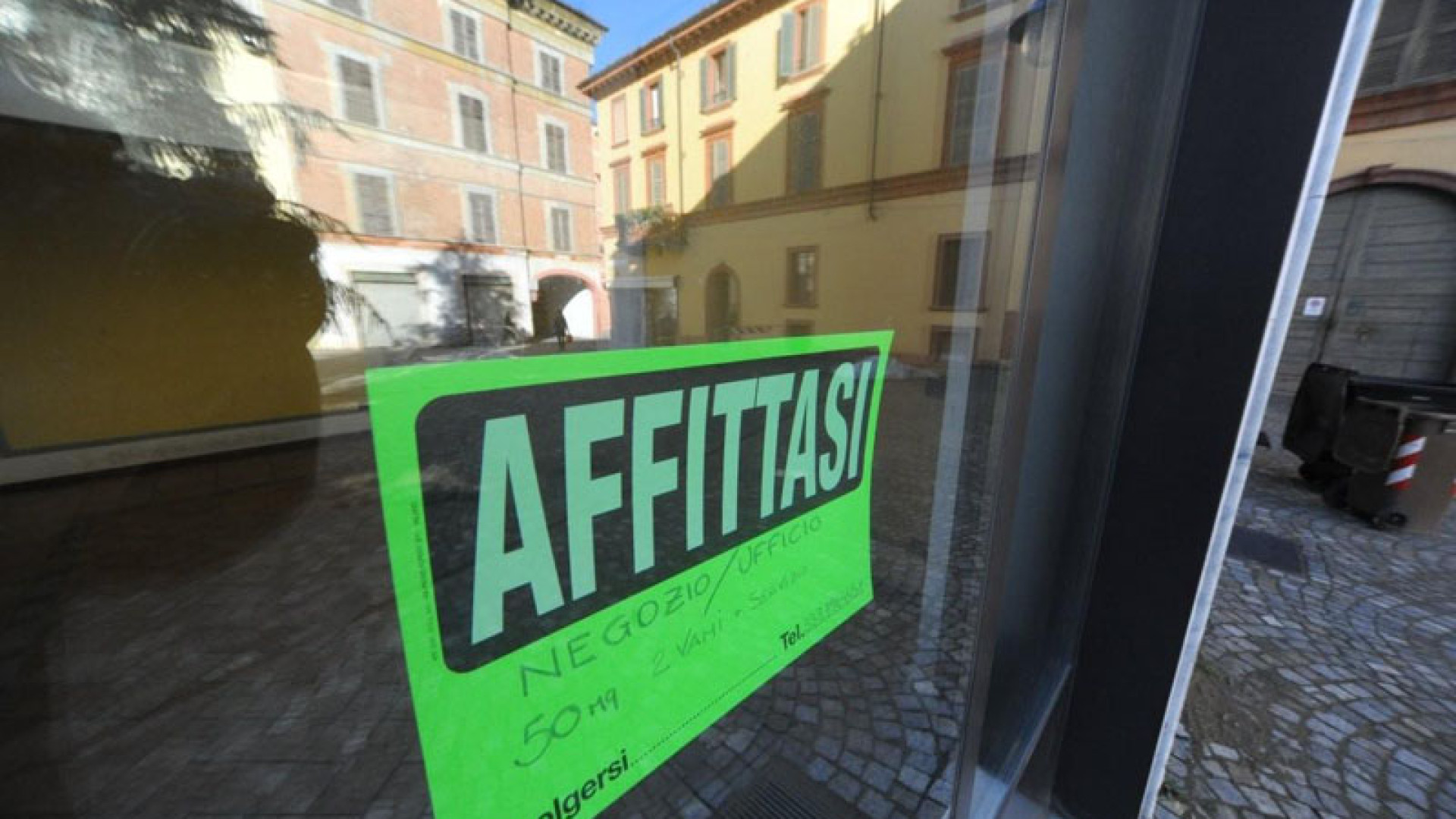 Commercio in difficoltà a Piacenza, vendite in calo e 57 attività chiuse in un anno