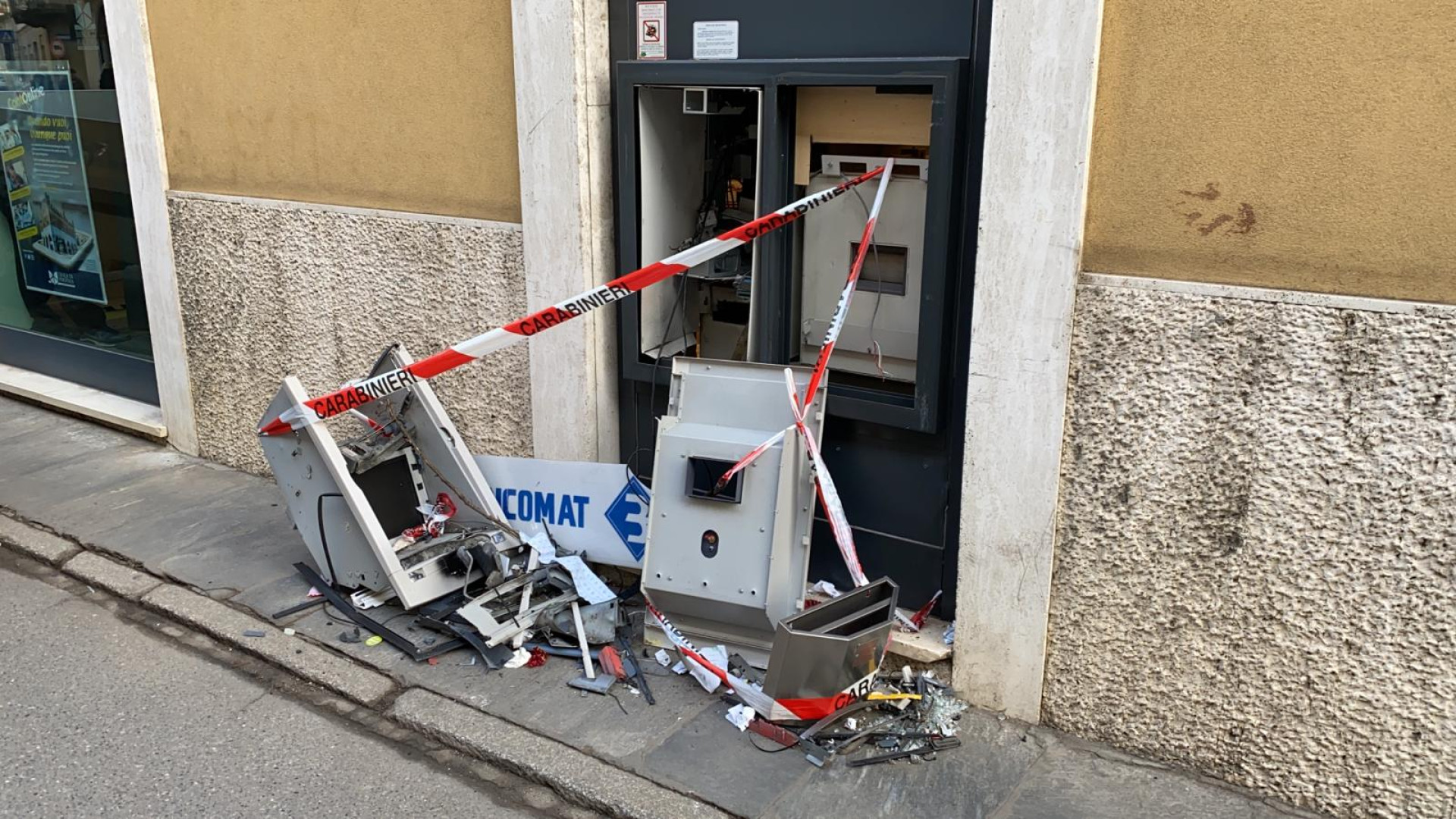 Due bancomat fatti saltare nella notte a Monticelli e Fiorenzuola, ladri in fuga