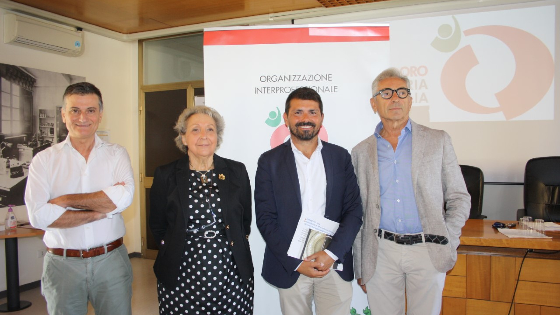 L'assessore Mammi in visita alla Steriltom. "Già raccolto il 50%del pomodoro da campo"