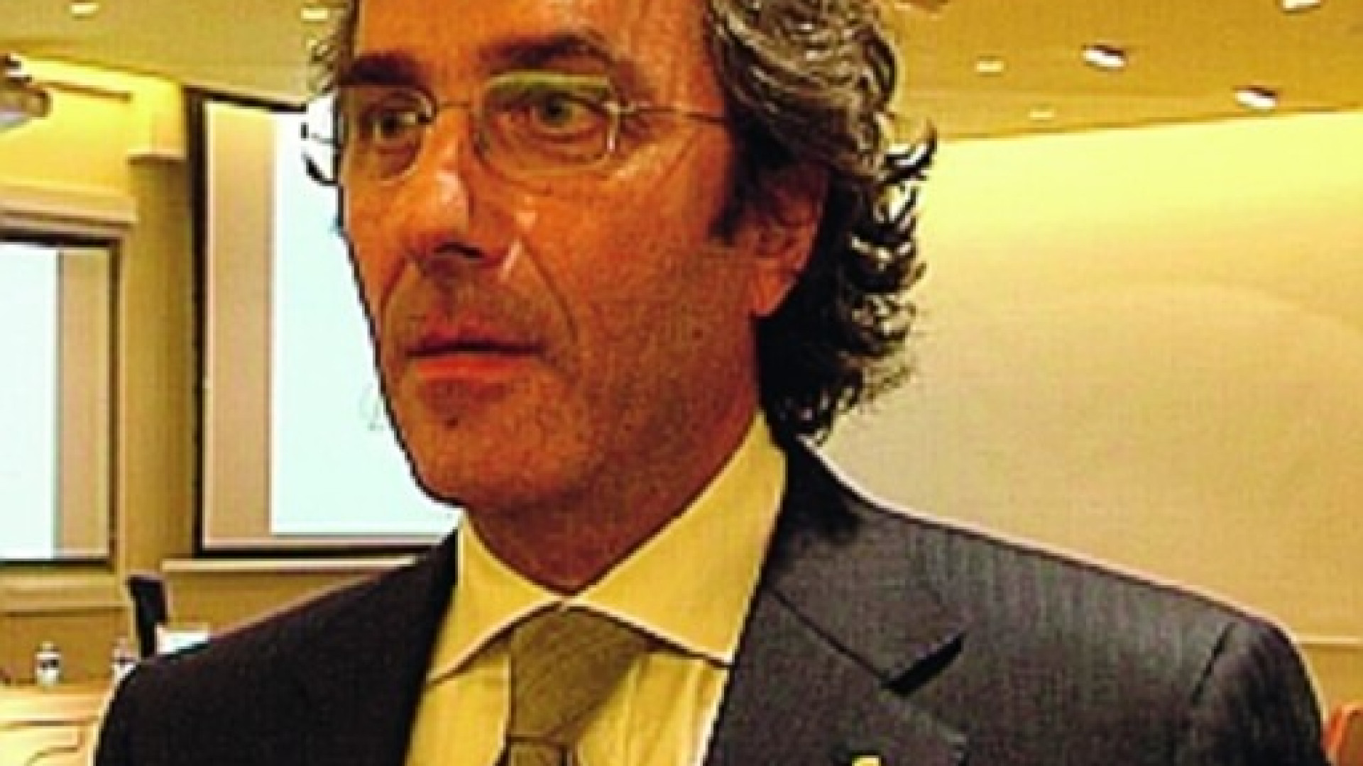 Caos normativo, abusivismo, crisi: commercialisti in prima linea
