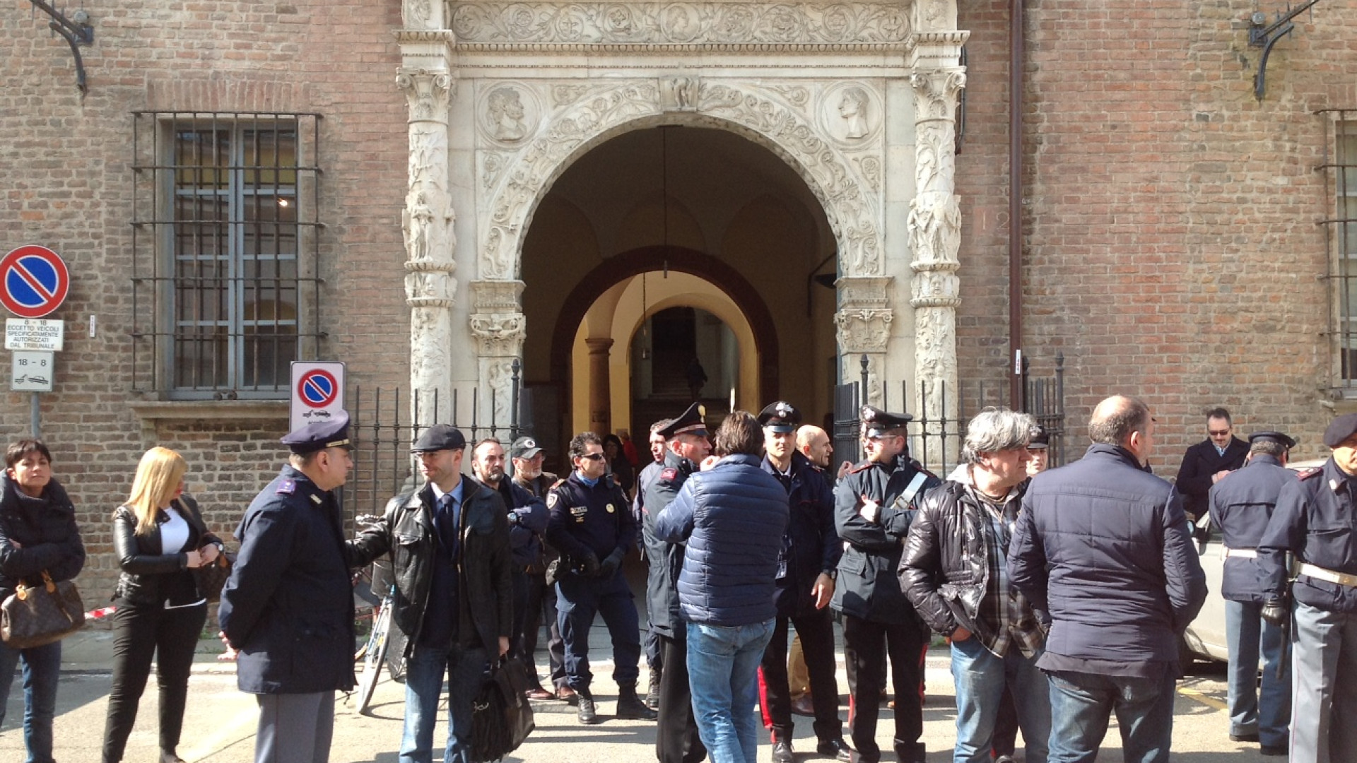 Convalidato l'arresto dei quattro profughi: Cugini "Via dal progetto"