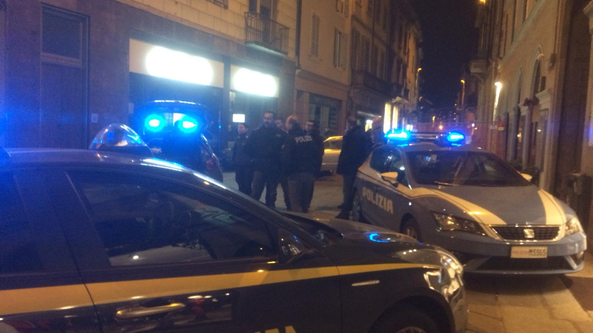 Blitz notturno antidroga di polizia e guardia di finanza sul Corso