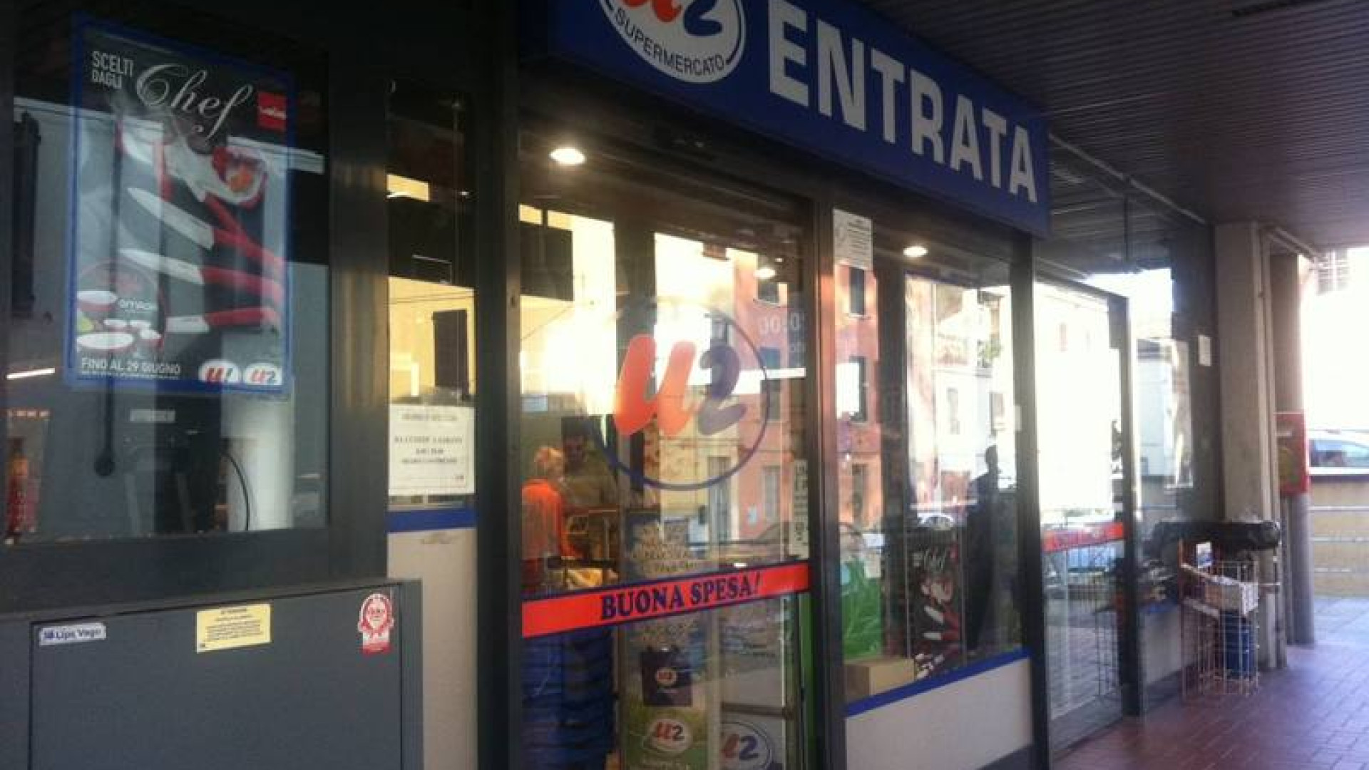 Armati di pistola rapinano il supermercato U2 a Fiorenzuola