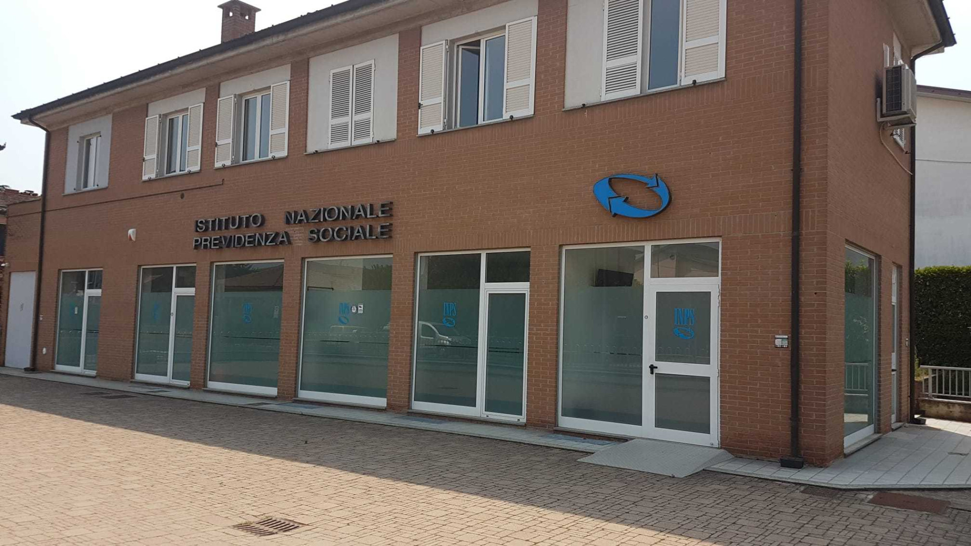 Castello, Comune e sindacati: "Sportello Inps riapra come tutti gli uffici pubblici"