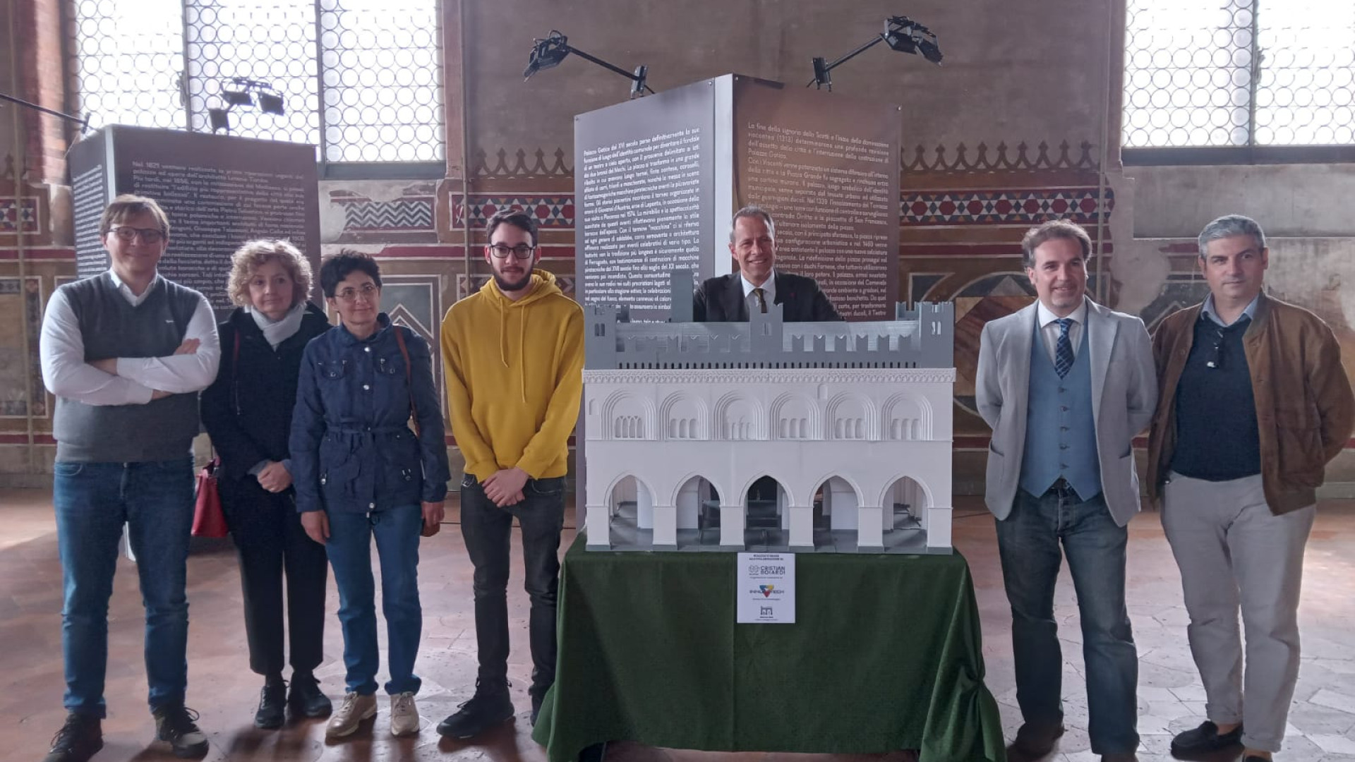 La bellezza di Palazzo Gotico si tocca con mano: il modello 3D per ciechi e ipovedenti