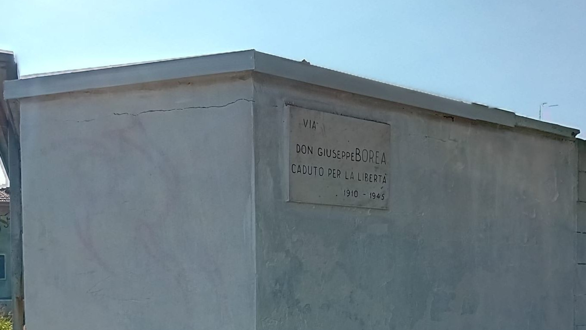 Don Borea "caduto per la libertà": ripulita la targa deturpata a Piacenza