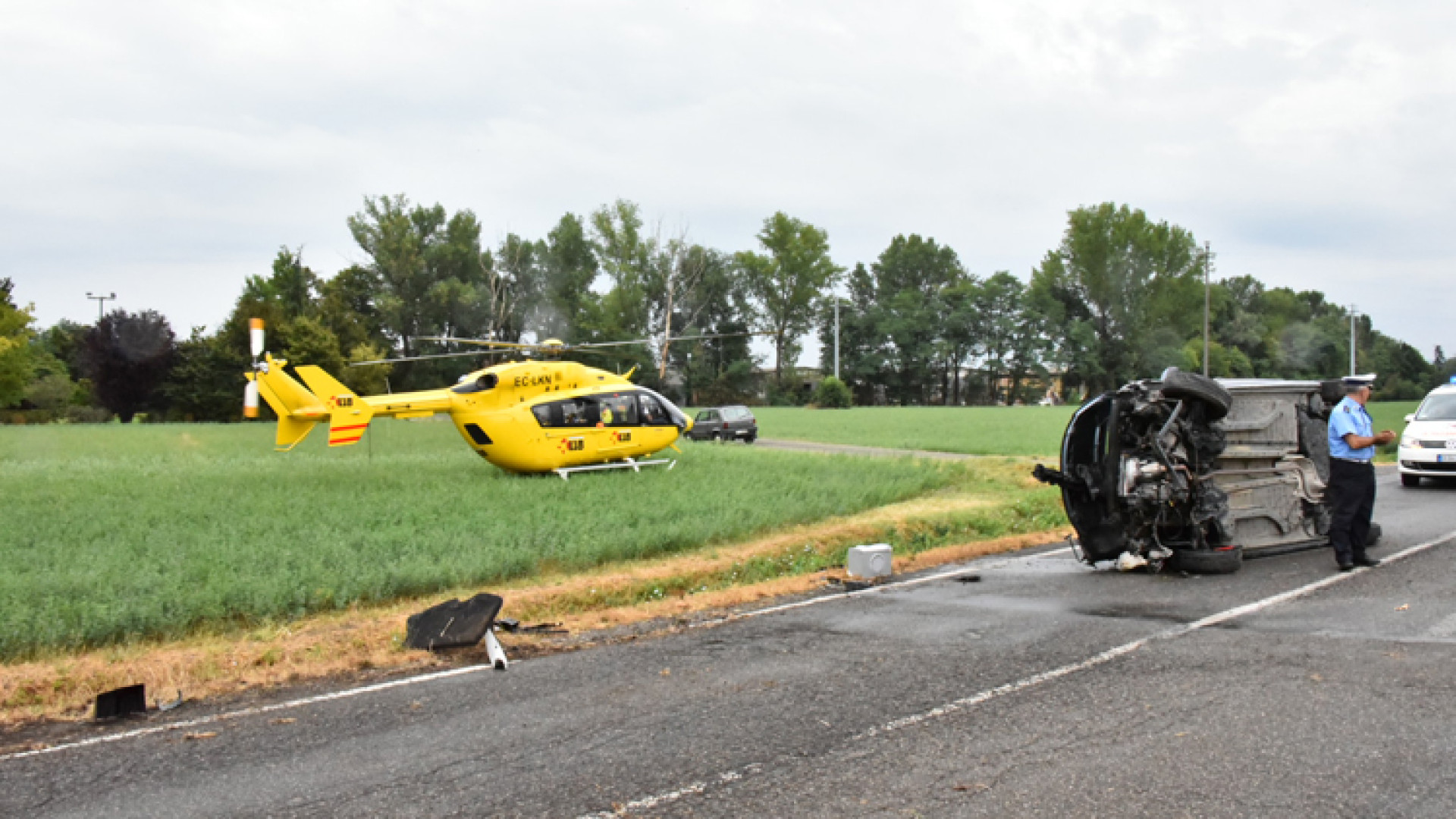 Incidente a Zena, auto ribaltata: grave il 19enne alla guida