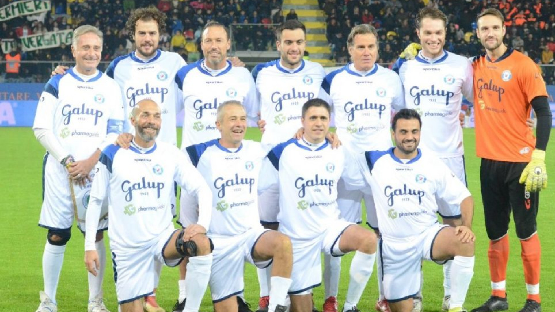 La nazionale calcio tv e social a Pianello: in campo per un nuovo defibrillatore