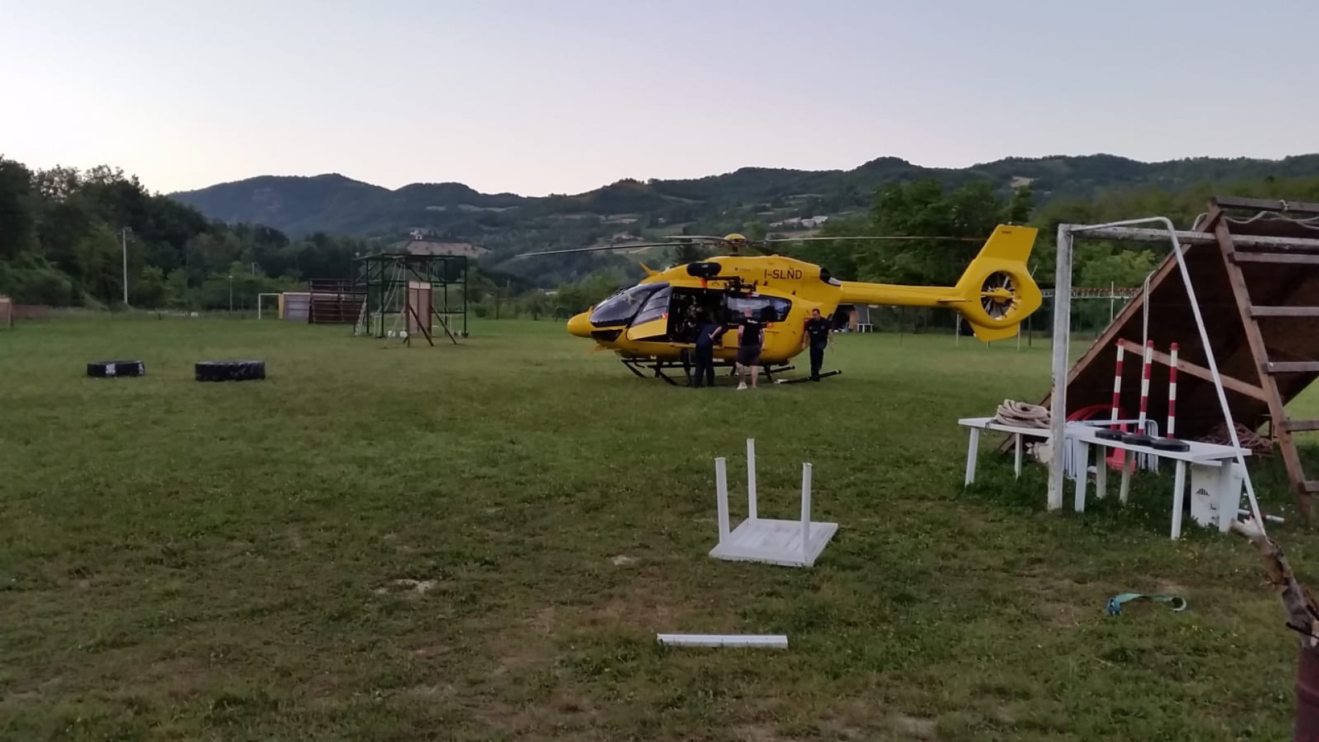 Bambino di cinque anni travolto da un vaso in cemento, domenica di paura a Pecorara