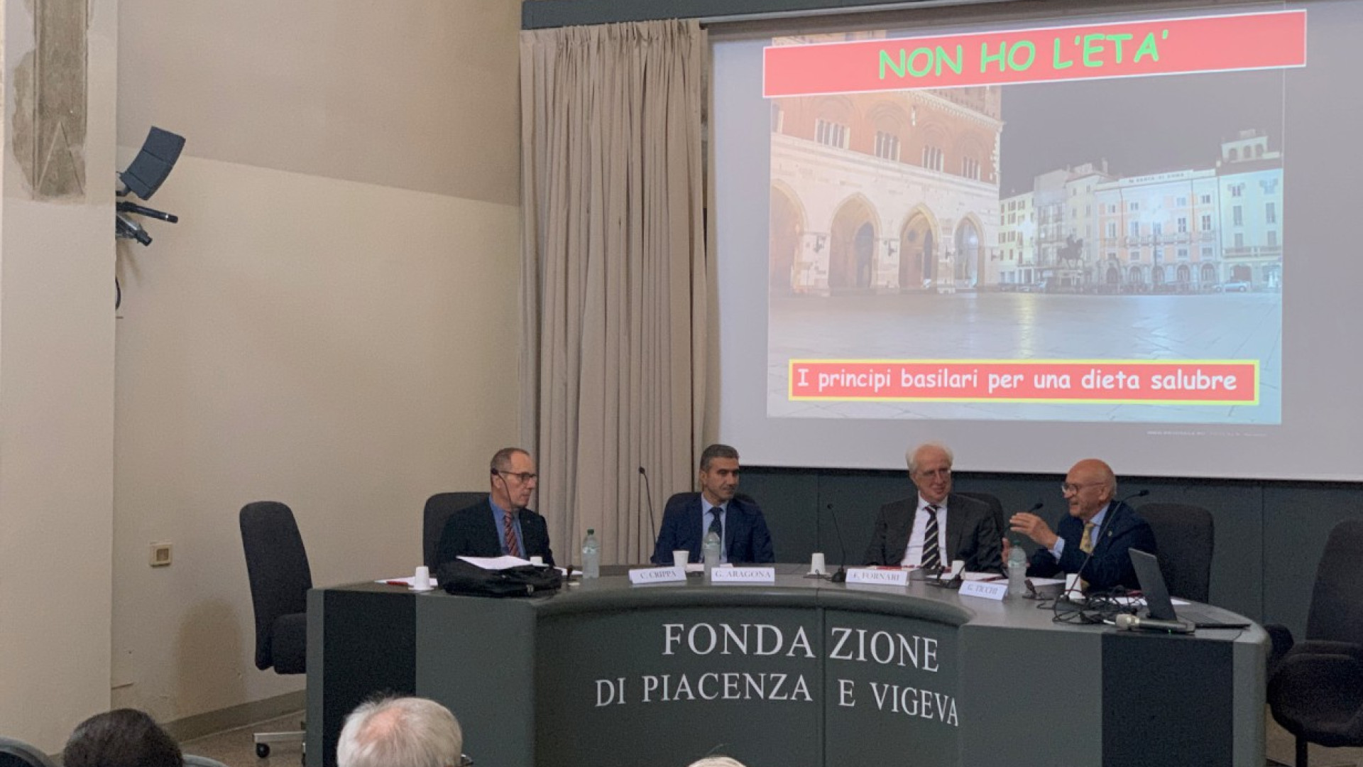 Colon, metà dei piacentini non aderisce allo screening. "Partecipare è importante"