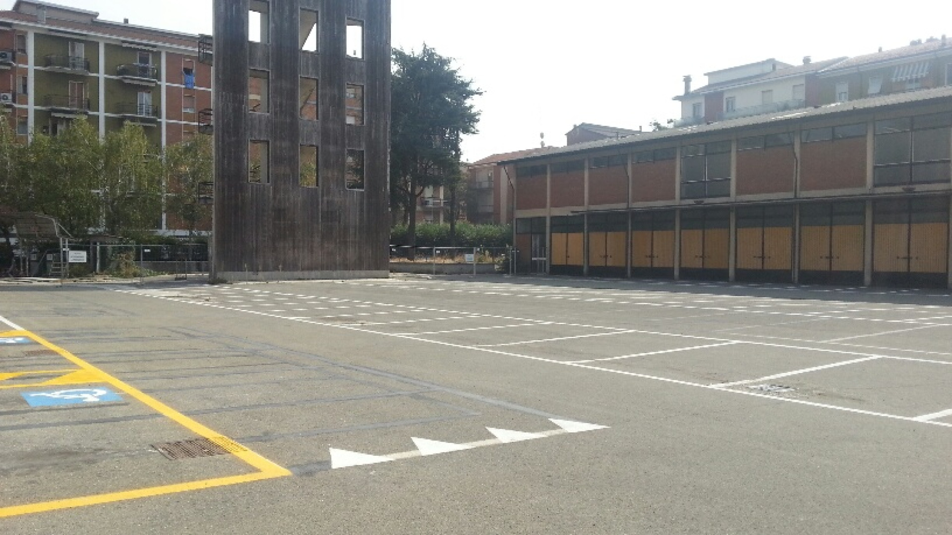 Viale Dante, parcheggio flop. Il gestore: "Chiuderemo a breve"