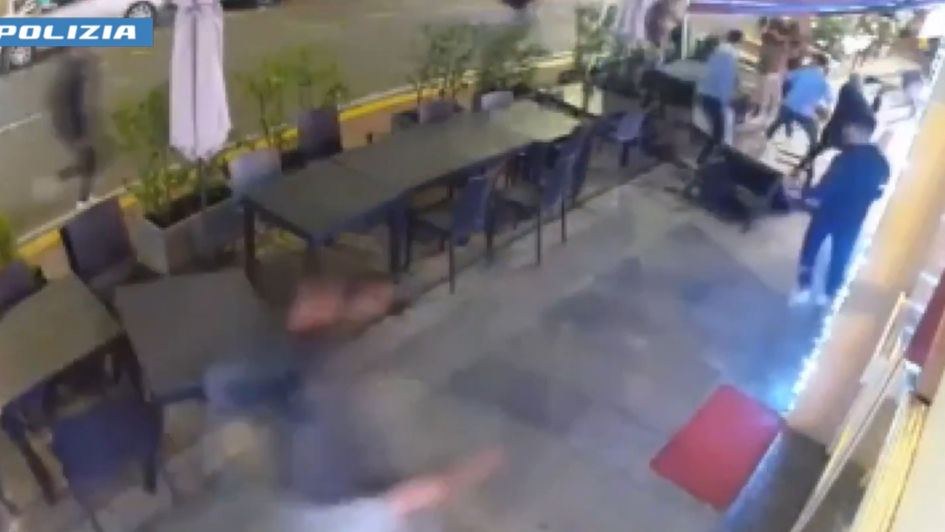 Risse, rapine, bullismo: stroncate dalla polizia bande giovanili, 45 ragazzi coinvolti