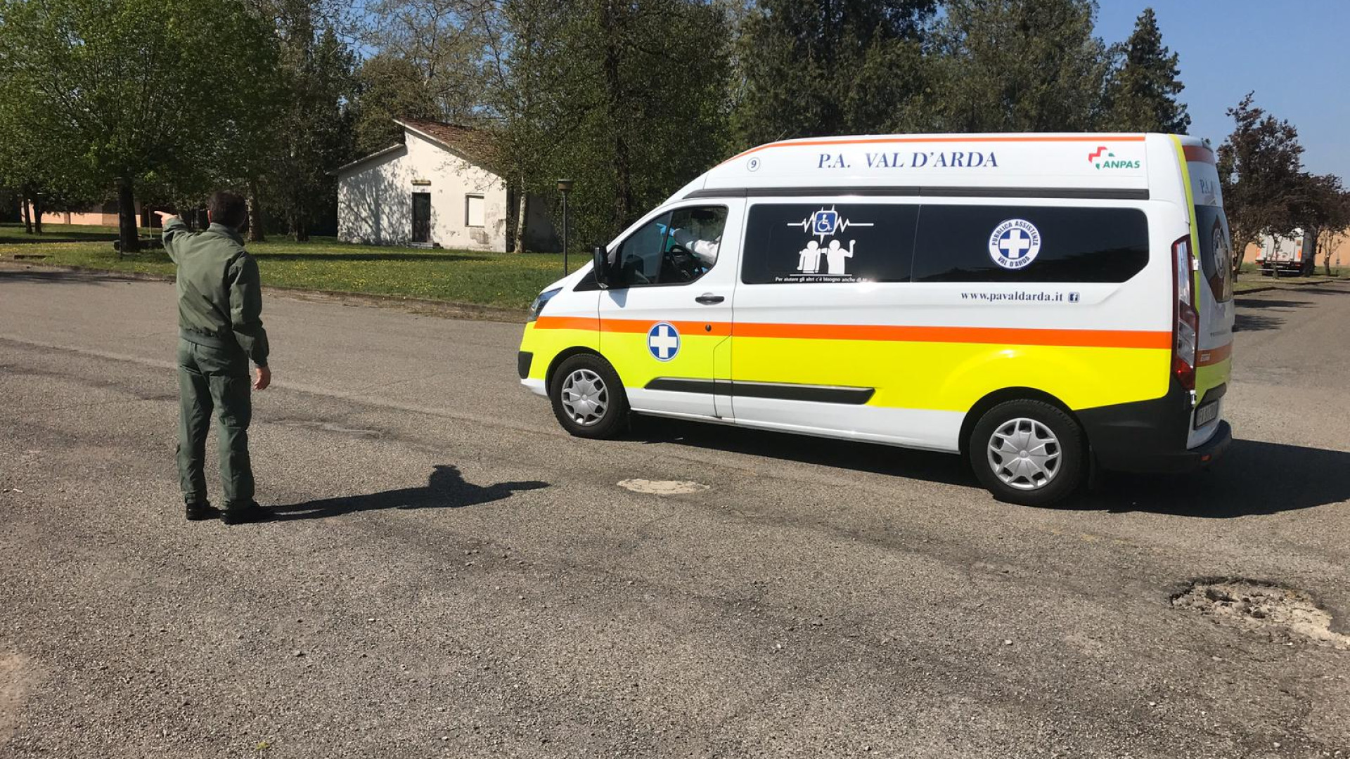 I primi quattro pazienti trasferiti al centro-quarantena di San Polo