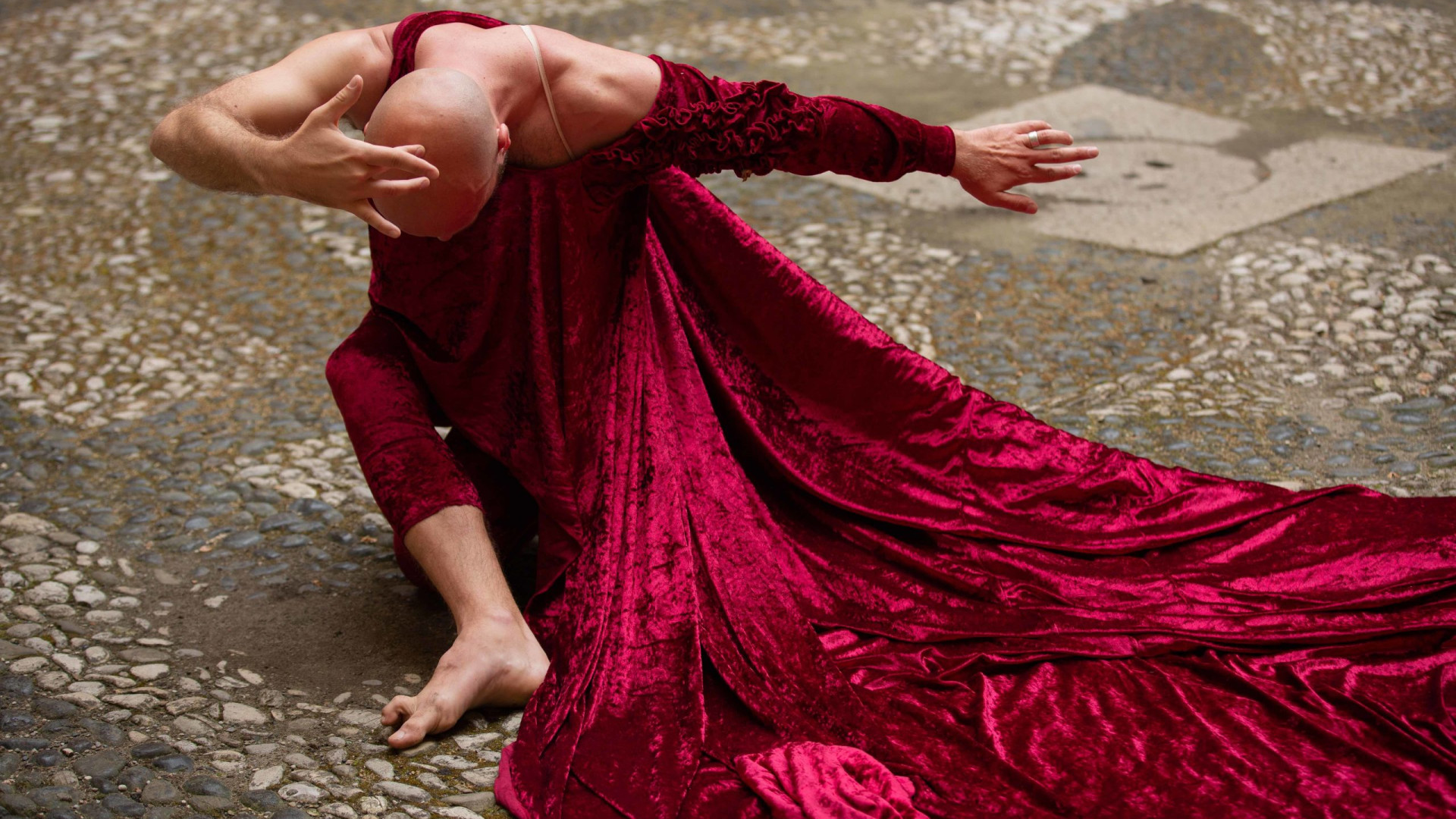 Nel cortile di Palazzo Mandelli la performance “Sipario-Danza a Palazzo”