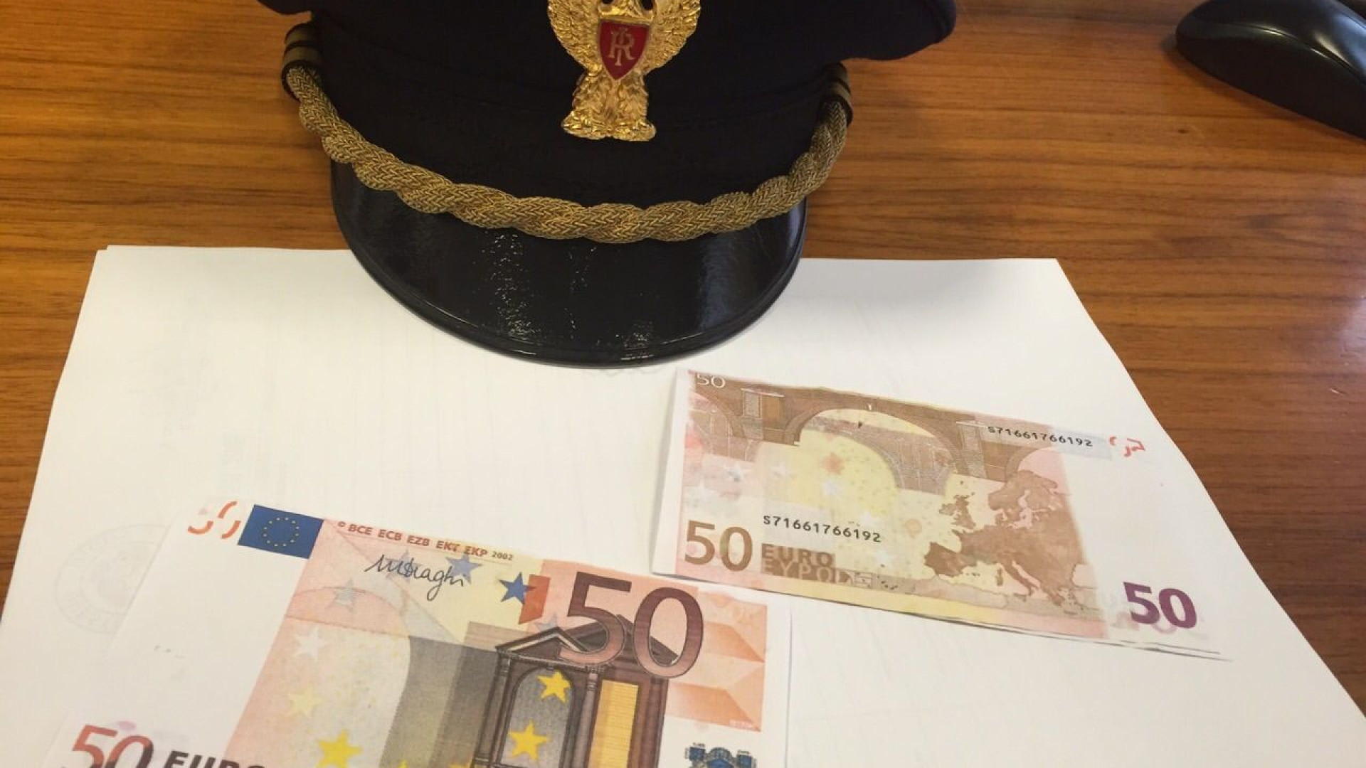 Paga in posta con due banconote da 50 euro false, iraniana denunciata