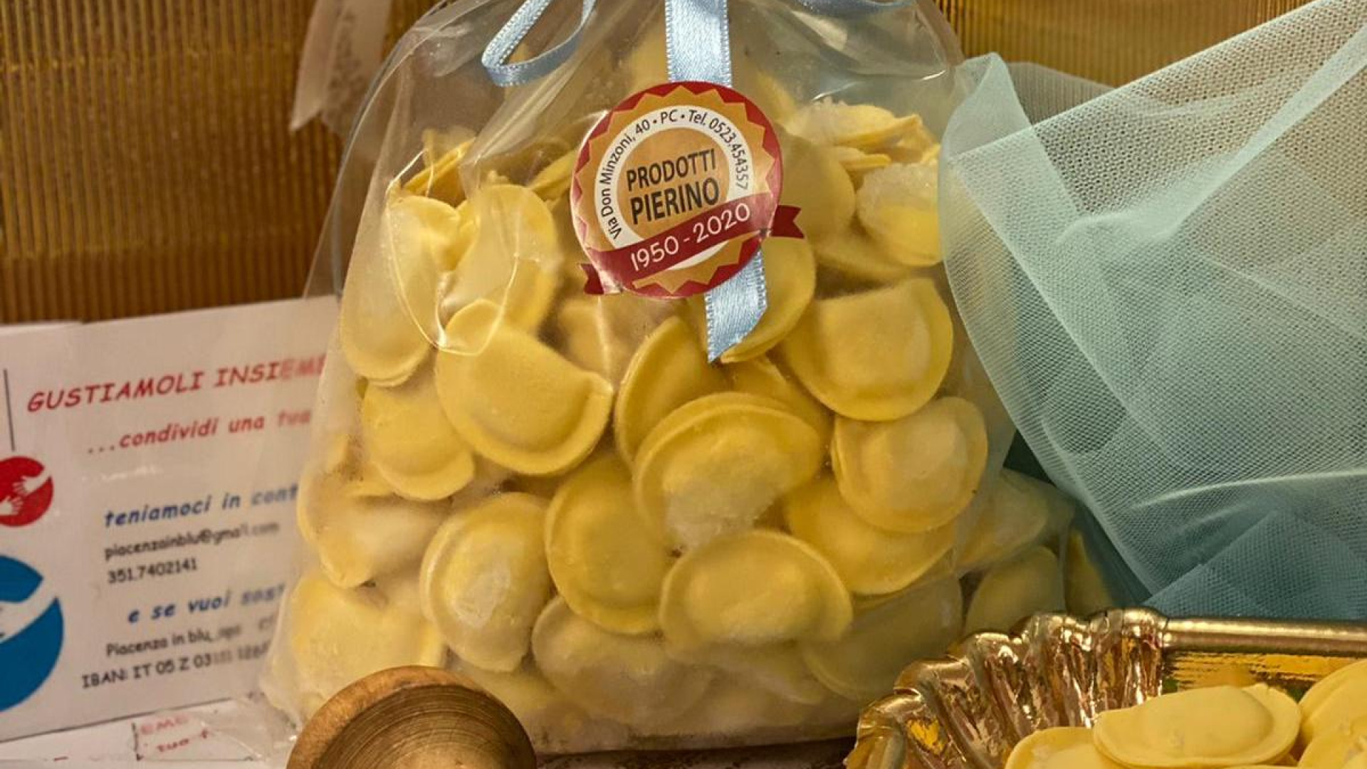 A Natale tornano gli anolini di "Piacenza in blu" in sostegno ai ragazzi autistici