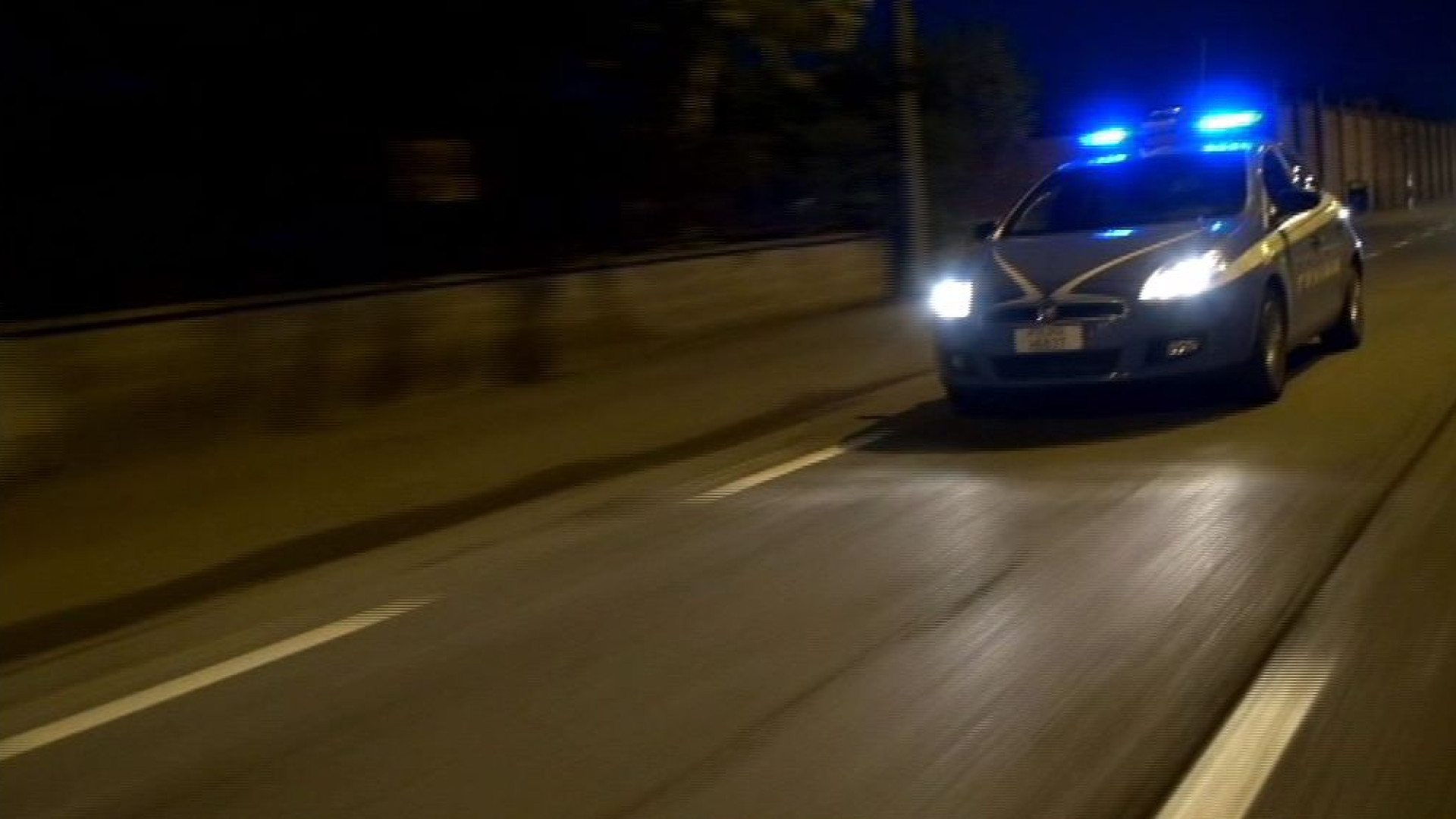 Inseguiti dopo il tentato furto al market sulla Parmense