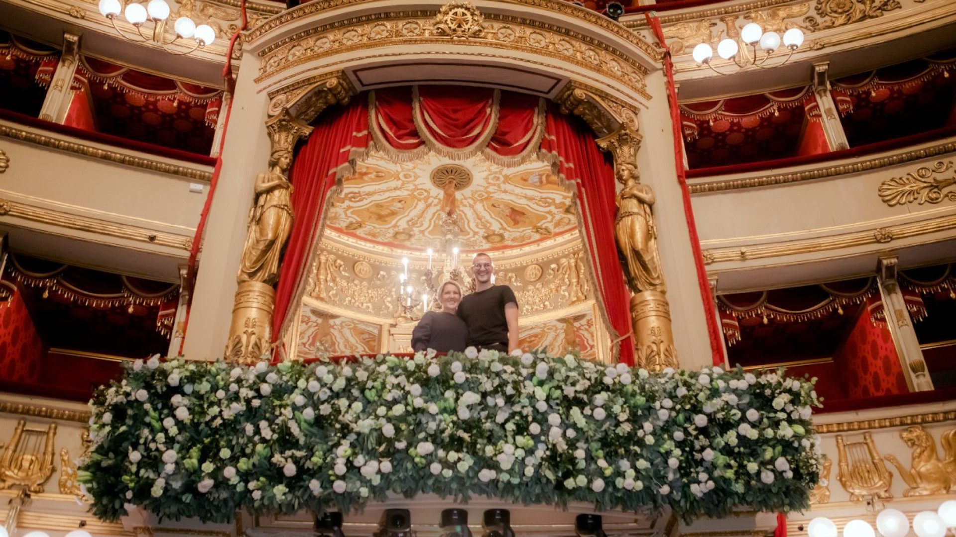 Scala di Milano, addobbi del palco Reale firmati da due flower designer di Castello