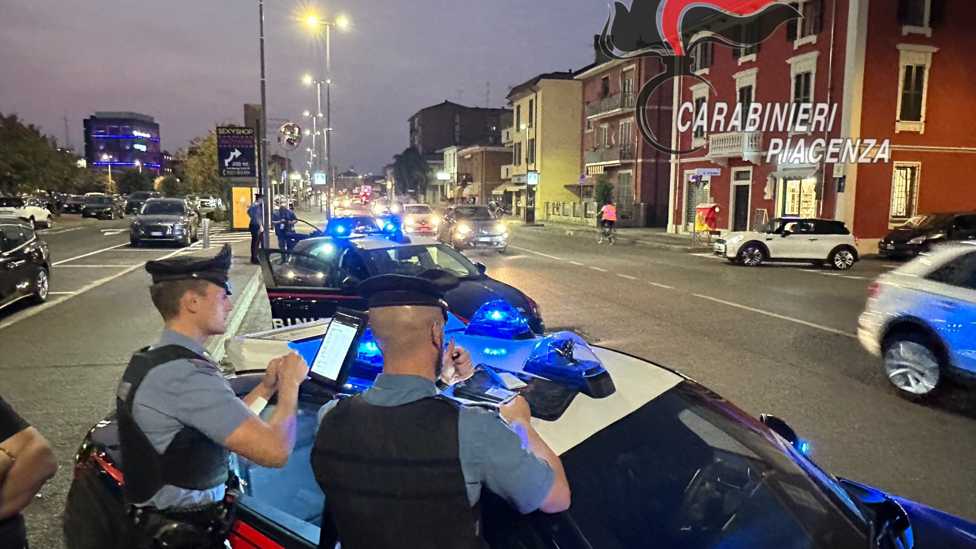 Movida piacentina sotto la lente dei carabinieri: tre giovani trovati con la droga