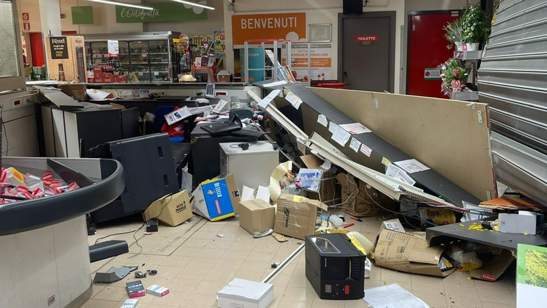 Doppio assalto ai Conad: alla Besurica e a Podenzano rubate le casseforti