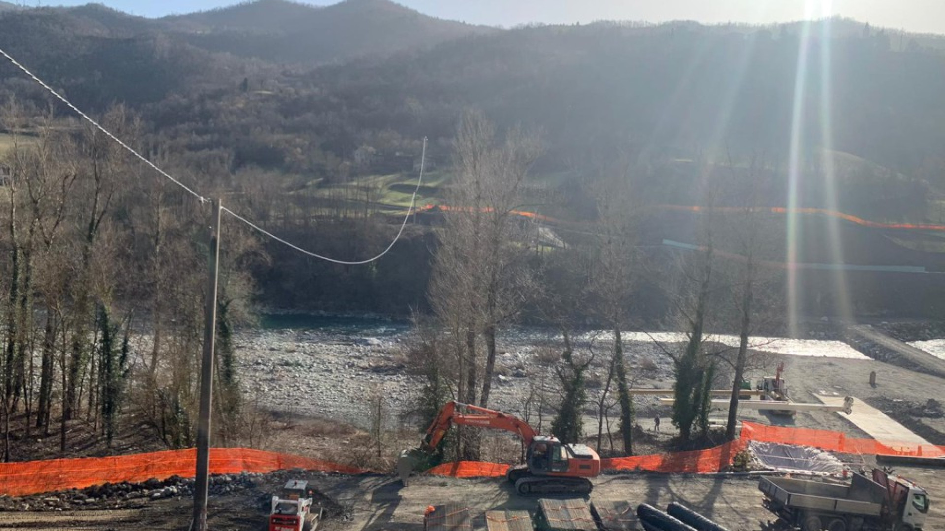 Ponte Lenzino, arrivata la trivella speciale. "Parole finite. Ora vogliamo i fatti"